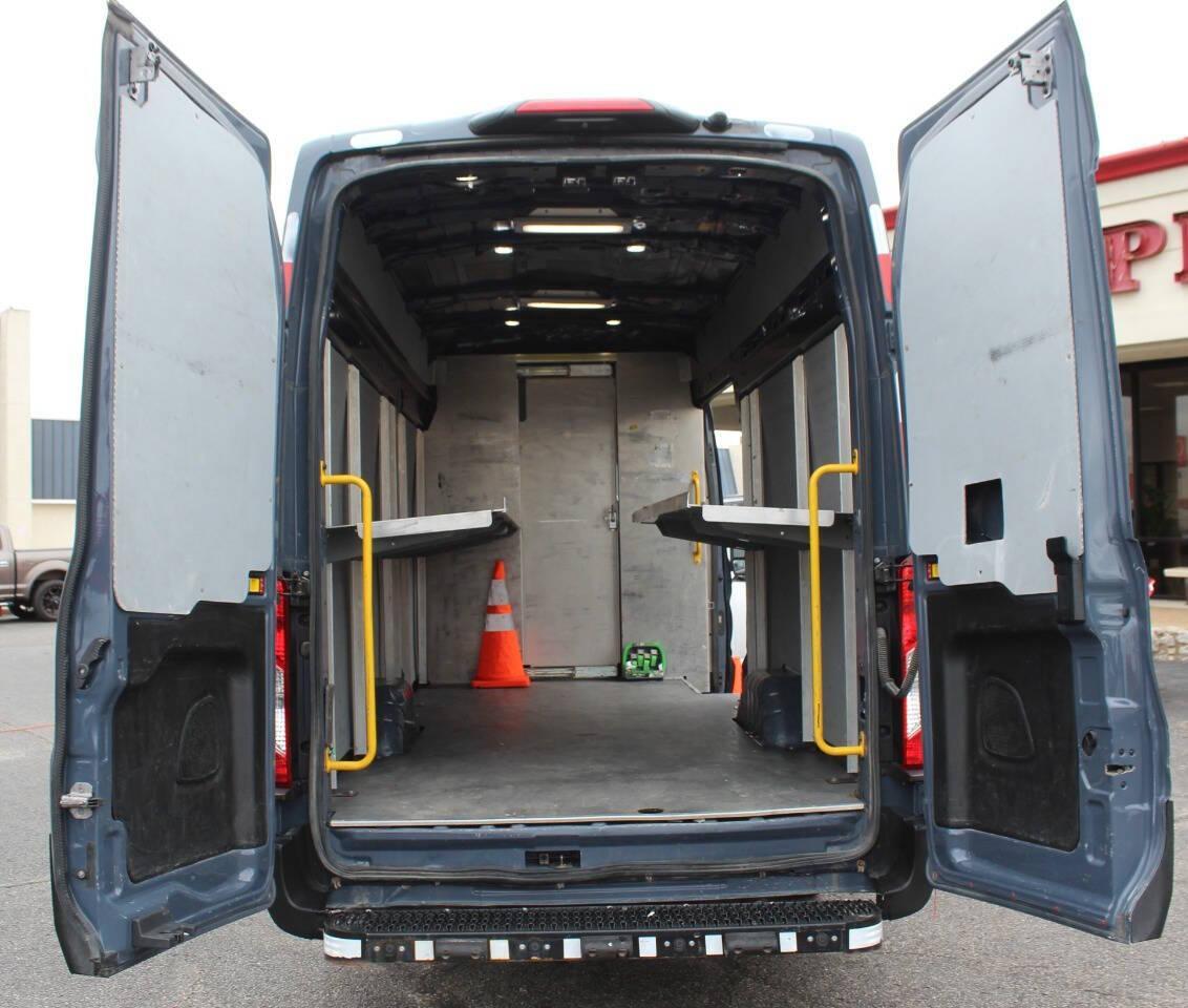 2021 Gray Ford Transit 250 Van High Roof w/Sliding Pass. 148-in. WB EL (1FTBR3X83MK) with an 3.5L Flex Fuel V6 275hp 262ft. lbs. 3.5L V6 engine, Automatic 10-Speed transmission, located at 4301 NW 39th , Oklahoma City, OK, 73112, (405) 949-5600, 35.512135, -97.598671 - NO DRIVERS LICENCE -NO FULL COVERAGE INSURANCE - NO CREDIT CHECK. COME ON OVER TO SUPERSPORTS, TAKE A LOOK AND TEST DRIVE. PLEASE GIVE US A CALL AT (405) 949-5600. NO LICENCIA DE CONDUCIR - NO SEGURO DE COBERTURA TOTAL - NO VERIFICACION DE CREDITO. VISITENOS EN SUPERSPORTS, MIRE NUEST - Photo#11