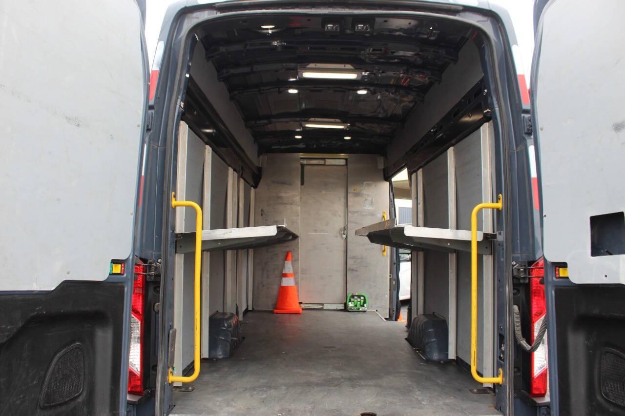 2021 Gray Ford Transit 250 Van High Roof w/Sliding Pass. 148-in. WB EL (1FTBR3X83MK) with an 3.5L Flex Fuel V6 275hp 262ft. lbs. 3.5L V6 engine, Automatic 10-Speed transmission, located at 4301 NW 39th , Oklahoma City, OK, 73112, (405) 949-5600, 35.512135, -97.598671 - NO DRIVERS LICENCE -NO FULL COVERAGE INSURANCE - NO CREDIT CHECK. COME ON OVER TO SUPERSPORTS, TAKE A LOOK AND TEST DRIVE. PLEASE GIVE US A CALL AT (405) 949-5600. NO LICENCIA DE CONDUCIR - NO SEGURO DE COBERTURA TOTAL - NO VERIFICACION DE CREDITO. VISITENOS EN SUPERSPORTS, MIRE NUEST - Photo#12