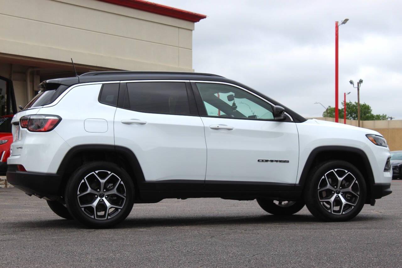 2025 White Jeep Compass Limited (3C4NJDCN7ST) with an 2.0L Turbo I4 200hp 221ft. lbs. 2.0L I4 engine, Automatic 8-Speed transmission, located at 4301 NW 39th , Oklahoma City, OK, 73112, (405) 949-5600, 35.512135, -97.598671 - NO DRIVERS LICENCE -NO FULL COVERAGE INSURANCE - NO CREDIT CHECK. COME ON OVER TO SUPERSPORTS, TAKE A LOOK AND TEST DRIVE. PLEASE GIVE US A CALL AT (405) 949-5600. NO LICENCIA DE CONDUCIR - NO SEGURO DE COBERTURA TOTAL - NO VERIFICACION DE CREDITO. VISITENOS EN SUPERSPORTS, MIRE NUESTRO - Photo#2