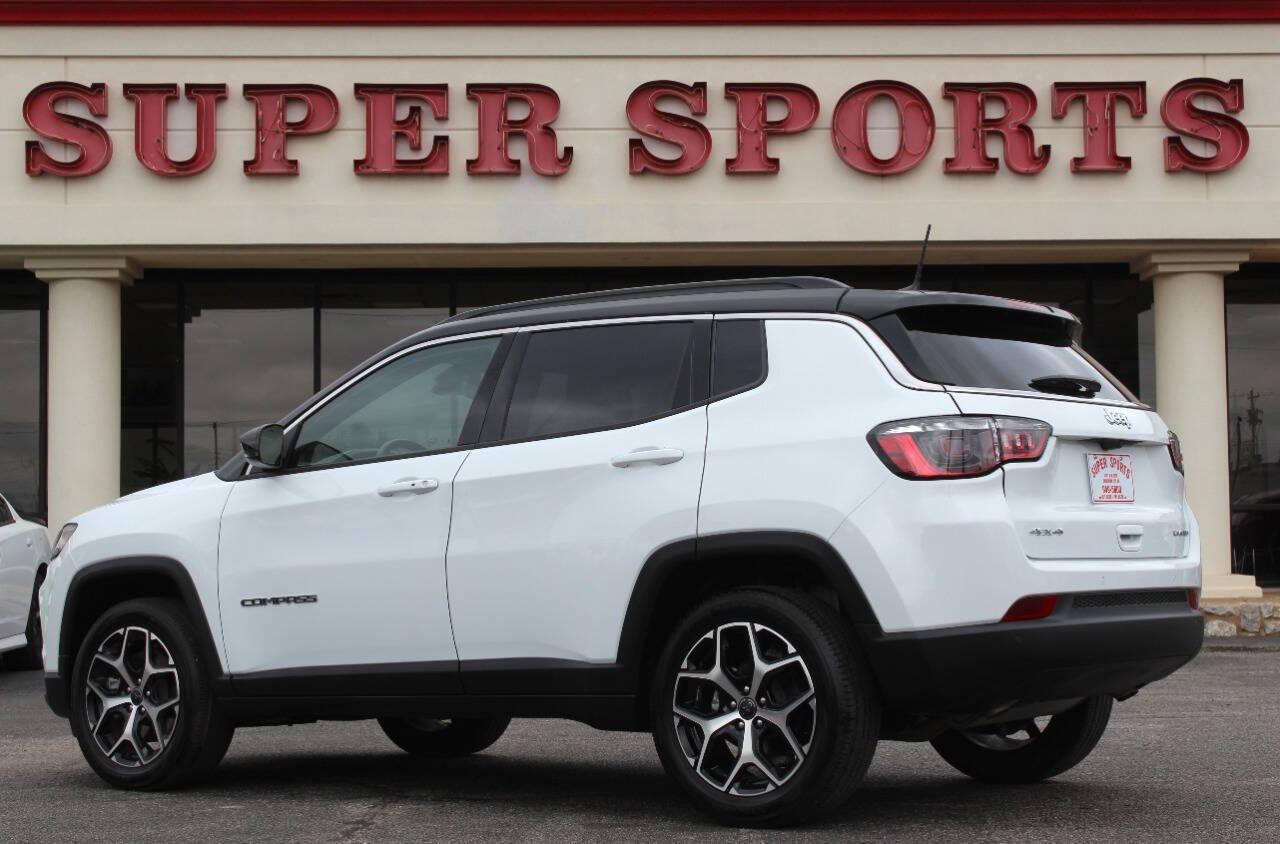 2025 White Jeep Compass Limited (3C4NJDCN7ST) with an 2.0L Turbo I4 200hp 221ft. lbs. 2.0L I4 engine, Automatic 8-Speed transmission, located at 4301 NW 39th , Oklahoma City, OK, 73112, (405) 949-5600, 35.512135, -97.598671 - NO DRIVERS LICENCE -NO FULL COVERAGE INSURANCE - NO CREDIT CHECK. COME ON OVER TO SUPERSPORTS, TAKE A LOOK AND TEST DRIVE. PLEASE GIVE US A CALL AT (405) 949-5600. NO LICENCIA DE CONDUCIR - NO SEGURO DE COBERTURA TOTAL - NO VERIFICACION DE CREDITO. VISITENOS EN SUPERSPORTS, MIRE NUESTRO - Photo#4