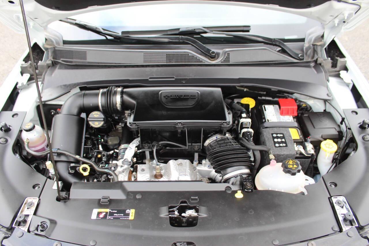 2025 White Jeep Compass Limited (3C4NJDCN7ST) with an 2.0L Turbo I4 200hp 221ft. lbs. 2.0L I4 engine, Automatic 8-Speed transmission, located at 4301 NW 39th , Oklahoma City, OK, 73112, (405) 949-5600, 35.512135, -97.598671 - NO DRIVERS LICENCE -NO FULL COVERAGE INSURANCE - NO CREDIT CHECK. COME ON OVER TO SUPERSPORTS, TAKE A LOOK AND TEST DRIVE. PLEASE GIVE US A CALL AT (405) 949-5600. NO LICENCIA DE CONDUCIR - NO SEGURO DE COBERTURA TOTAL - NO VERIFICACION DE CREDITO. VISITENOS EN SUPERSPORTS, MIRE NUESTRO - Photo#7