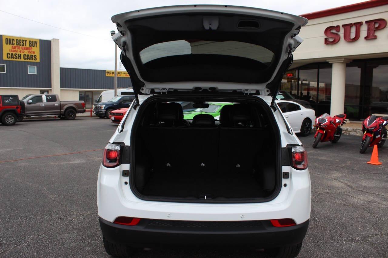 2025 White Jeep Compass Limited (3C4NJDCN7ST) with an 2.0L Turbo I4 200hp 221ft. lbs. 2.0L I4 engine, Automatic 8-Speed transmission, located at 4301 NW 39th , Oklahoma City, OK, 73112, (405) 949-5600, 35.512135, -97.598671 - NO DRIVERS LICENCE -NO FULL COVERAGE INSURANCE - NO CREDIT CHECK. COME ON OVER TO SUPERSPORTS, TAKE A LOOK AND TEST DRIVE. PLEASE GIVE US A CALL AT (405) 949-5600. NO LICENCIA DE CONDUCIR - NO SEGURO DE COBERTURA TOTAL - NO VERIFICACION DE CREDITO. VISITENOS EN SUPERSPORTS, MIRE NUESTRO - Photo#12