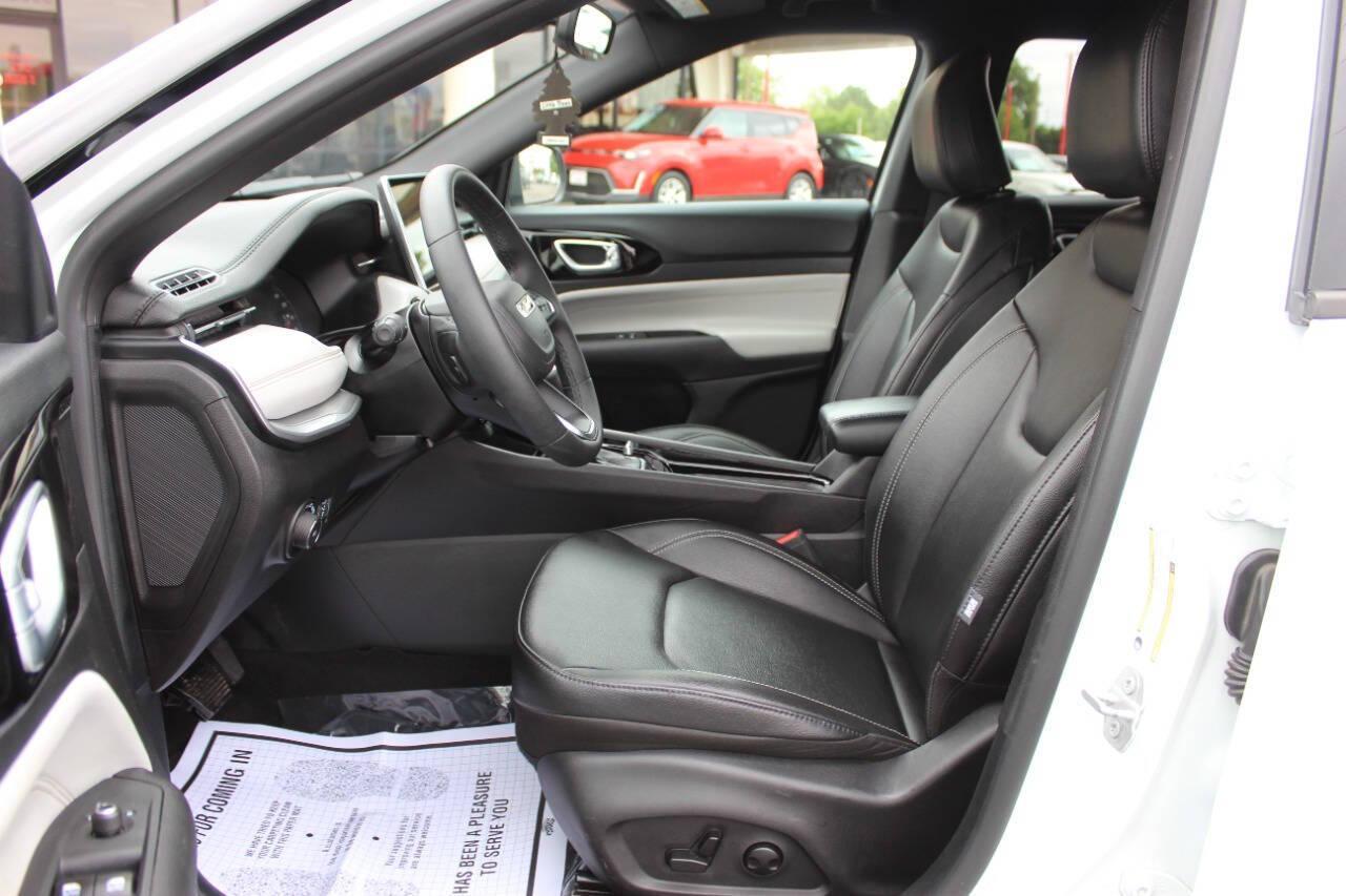 2025 White Jeep Compass Limited (3C4NJDCN7ST) with an 2.0L Turbo I4 200hp 221ft. lbs. 2.0L I4 engine, Automatic 8-Speed transmission, located at 4301 NW 39th , Oklahoma City, OK, 73112, (405) 949-5600, 35.512135, -97.598671 - NO DRIVERS LICENCE -NO FULL COVERAGE INSURANCE - NO CREDIT CHECK. COME ON OVER TO SUPERSPORTS, TAKE A LOOK AND TEST DRIVE. PLEASE GIVE US A CALL AT (405) 949-5600. NO LICENCIA DE CONDUCIR - NO SEGURO DE COBERTURA TOTAL - NO VERIFICACION DE CREDITO. VISITENOS EN SUPERSPORTS, MIRE NUESTRO - Photo#16