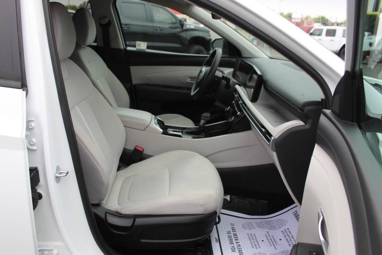 2025 White Hyundai Tucson SEL (5NMJB3DE3SH) with an 2.5L I4 187hp 178ft. lbs. SULEV 2.5L I4 engine, Automatic 8-Speed transmission, located at 4301 NW 39th , Oklahoma City, OK, 73112, (405) 949-5600, 35.512135, -97.598671 - NO DRIVERS LICENCE -NO FULL COVERAGE INSURANCE - NO CREDIT CHECK. COME ON OVER TO SUPERSPORTS, TAKE A LOOK AND TEST DRIVE. PLEASE GIVE US A CALL AT (405) 949-5600. NO LICENCIA DE CONDUCIR - NO SEGURO DE COBERTURA TOTAL - NO VERIFICACION DE CREDITO. VISITENOS EN SUPERSPORTS, MIRE NUESTRO - Photo#8