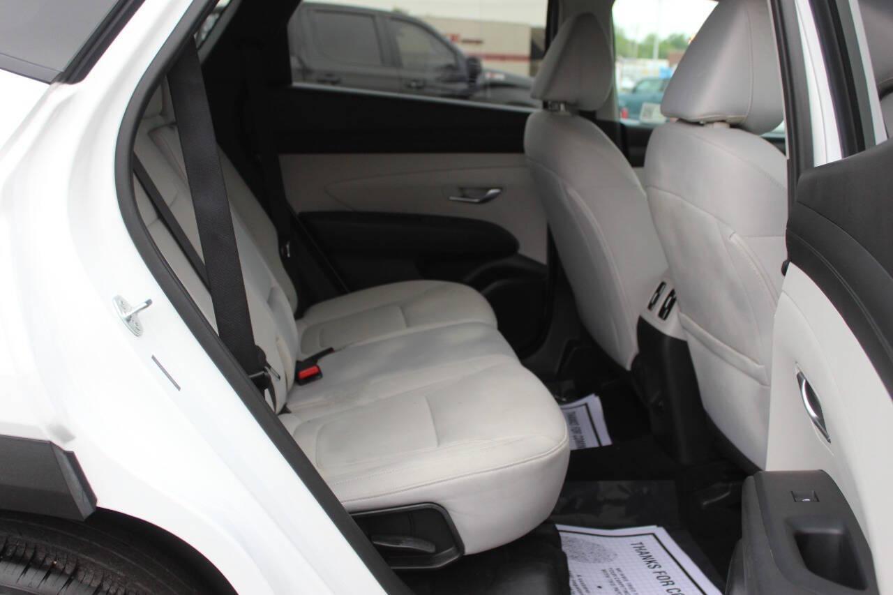 2025 White Hyundai Tucson SEL (5NMJB3DE3SH) with an 2.5L I4 187hp 178ft. lbs. SULEV 2.5L I4 engine, Automatic 8-Speed transmission, located at 4301 NW 39th , Oklahoma City, OK, 73112, (405) 949-5600, 35.512135, -97.598671 - NO DRIVERS LICENCE -NO FULL COVERAGE INSURANCE - NO CREDIT CHECK. COME ON OVER TO SUPERSPORTS, TAKE A LOOK AND TEST DRIVE. PLEASE GIVE US A CALL AT (405) 949-5600. NO LICENCIA DE CONDUCIR - NO SEGURO DE COBERTURA TOTAL - NO VERIFICACION DE CREDITO. VISITENOS EN SUPERSPORTS, MIRE NUESTRO - Photo#10