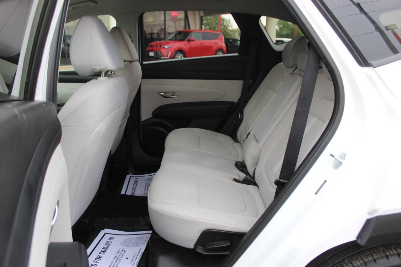 2025 White Hyundai Tucson SEL (5NMJB3DE3SH) with an 2.5L I4 187hp 178ft. lbs. SULEV 2.5L I4 engine, Automatic 8-Speed transmission, located at 4301 NW 39th , Oklahoma City, OK, 73112, (405) 949-5600, 35.512135, -97.598671 - NO DRIVERS LICENCE -NO FULL COVERAGE INSURANCE - NO CREDIT CHECK. COME ON OVER TO SUPERSPORTS, TAKE A LOOK AND TEST DRIVE. PLEASE GIVE US A CALL AT (405) 949-5600. NO LICENCIA DE CONDUCIR - NO SEGURO DE COBERTURA TOTAL - NO VERIFICACION DE CREDITO. VISITENOS EN SUPERSPORTS, MIRE NUESTRO - Photo#14
