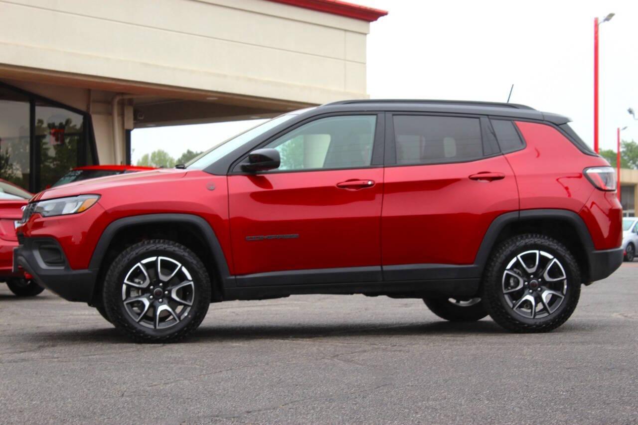 2025 Red Jeep Compass Trailhawk (3C4NJDDN4ST) with an 2.0L Turbo I4 200hp 221ft. lbs. 2.0L I4 engine, Automatic 8-Speed transmission, located at 4301 NW 39th , Oklahoma City, OK, 73112, (405) 949-5600, 35.512135, -97.598671 - NO DRIVERS LICENCE -NO FULL COVERAGE INSURANCE - NO CREDIT CHECK. COME ON OVER TO SUPERSPORTS, TAKE A LOOK AND TEST DRIVE. PLEASE GIVE US A CALL AT (405) 949-5600. NO LICENCIA DE CONDUCIR - NO SEGURO DE COBERTURA TOTAL - NO VERIFICACION DE CREDITO. VISITENOS EN SUPERSPORTS, MIRE NUESTRO - Photo#5