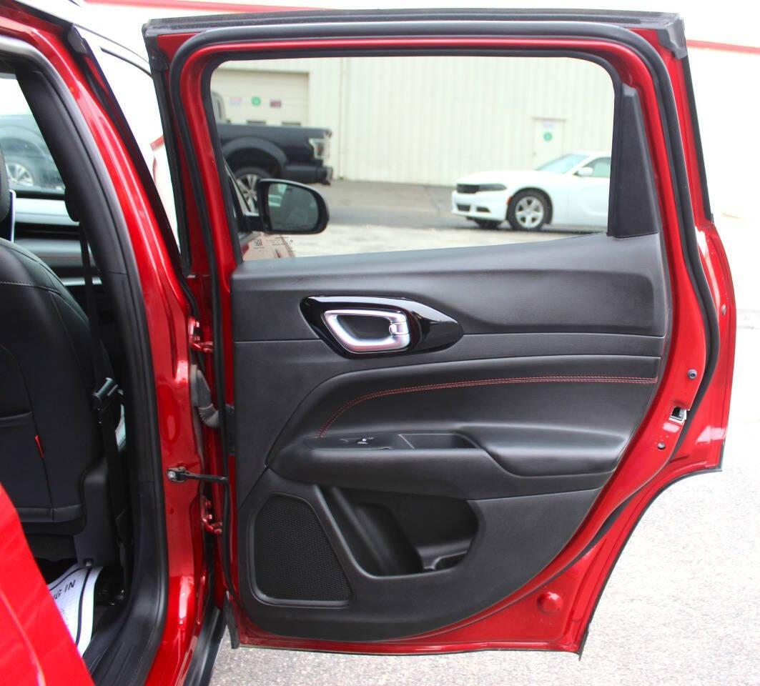 2025 Red Jeep Compass Trailhawk (3C4NJDDN4ST) with an 2.0L Turbo I4 200hp 221ft. lbs. 2.0L I4 engine, Automatic 8-Speed transmission, located at 4301 NW 39th , Oklahoma City, OK, 73112, (405) 949-5600, 35.512135, -97.598671 - NO DRIVERS LICENCE -NO FULL COVERAGE INSURANCE - NO CREDIT CHECK. COME ON OVER TO SUPERSPORTS, TAKE A LOOK AND TEST DRIVE. PLEASE GIVE US A CALL AT (405) 949-5600. NO LICENCIA DE CONDUCIR - NO SEGURO DE COBERTURA TOTAL - NO VERIFICACION DE CREDITO. VISITENOS EN SUPERSPORTS, MIRE NUESTRO - Photo#9