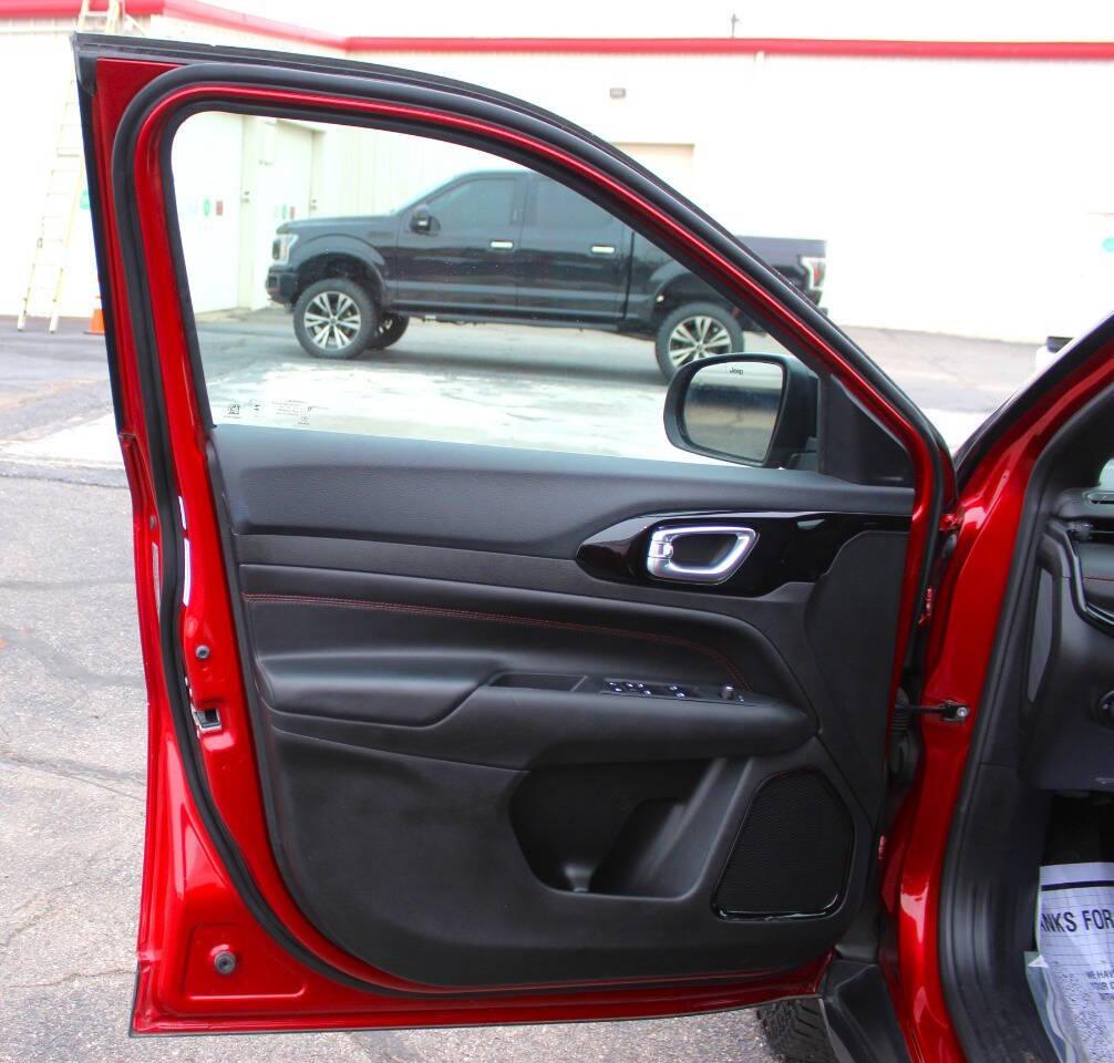 2025 Red Jeep Compass Trailhawk (3C4NJDDN4ST) with an 2.0L Turbo I4 200hp 221ft. lbs. 2.0L I4 engine, Automatic 8-Speed transmission, located at 4301 NW 39th , Oklahoma City, OK, 73112, (405) 949-5600, 35.512135, -97.598671 - NO DRIVERS LICENCE -NO FULL COVERAGE INSURANCE - NO CREDIT CHECK. COME ON OVER TO SUPERSPORTS, TAKE A LOOK AND TEST DRIVE. PLEASE GIVE US A CALL AT (405) 949-5600. NO LICENCIA DE CONDUCIR - NO SEGURO DE COBERTURA TOTAL - NO VERIFICACION DE CREDITO. VISITENOS EN SUPERSPORTS, MIRE NUESTRO - Photo#15