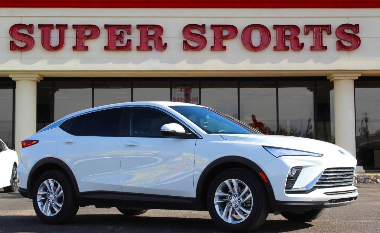 2025 White Buick Envista Preferred (KL47LAEPXSB) with an ECOTEC 1.2L Flex Fuel Turbo I3 137hp 162ft. lbs. 1.2L I3 engine, Automatic 6-Speed transmission, located at 4301 NW 39th , Oklahoma City, OK, 73112, (405) 949-5600, 35.512135, -97.598671 - NO DRIVERS LICENCE -NO FULL COVERAGE INSURANCE - NO CREDIT CHECK. COME ON OVER TO SUPERSPORTS, TAKE A LOOK AND TEST DRIVE. PLEASE GIVE US A CALL AT (405) 949-5600. NO LICENCIA DE CONDUCIR - NO SEGURO DE COBERTURA TOTAL - NO VERIFICACION DE CREDITO. VISITENOS EN SUPERSPORTS, MIRE NUESTRO - Photo#0