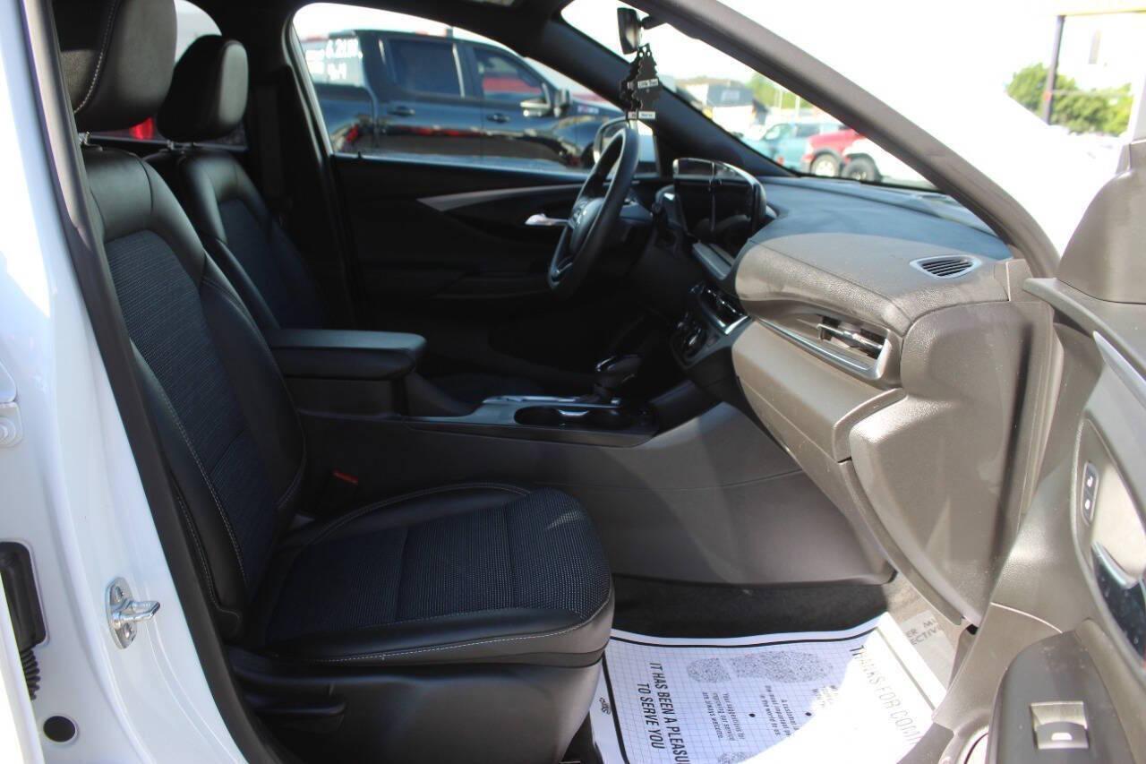 2025 White Buick Envista Preferred (KL47LAEPXSB) with an ECOTEC 1.2L Flex Fuel Turbo I3 137hp 162ft. lbs. 1.2L I3 engine, Automatic 6-Speed transmission, located at 4301 NW 39th , Oklahoma City, OK, 73112, (405) 949-5600, 35.512135, -97.598671 - NO DRIVERS LICENCE -NO FULL COVERAGE INSURANCE - NO CREDIT CHECK. COME ON OVER TO SUPERSPORTS, TAKE A LOOK AND TEST DRIVE. PLEASE GIVE US A CALL AT (405) 949-5600. NO LICENCIA DE CONDUCIR - NO SEGURO DE COBERTURA TOTAL - NO VERIFICACION DE CREDITO. VISITENOS EN SUPERSPORTS, MIRE NUESTRO - Photo#8