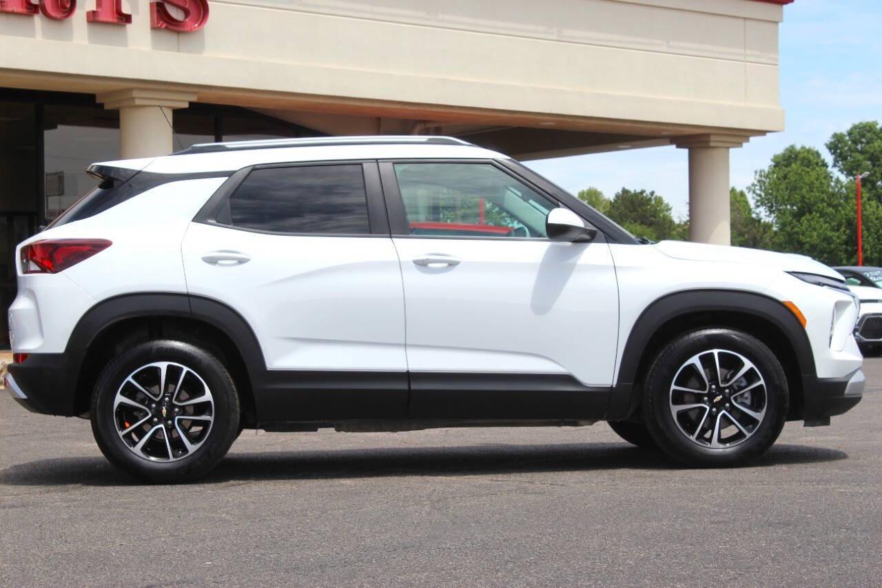 2025 White Chevrolet TrailBlazer LT (KL79MPSL3SB) with an ECOTEC 1.3L Turbo I3 155hp 174ft. lbs. 1.3L I3 engine, CVT transmission, located at 4301 NW 39th , Oklahoma City, OK, 73112, (405) 949-5600, 35.512135, -97.598671 - NO DRIVERS LICENCE -NO FULL COVERAGE INSURANCE - NO CREDIT CHECK. COME ON OVER TO SUPERSPORTS, TAKE A LOOK AND TEST DRIVE. PLEASE GIVE US A CALL AT (405) 949-5600. NO LICENCIA DE CONDUCIR - NO SEGURO DE COBERTURA TOTAL - NO VERIFICACION DE CREDITO. VISITENOS EN SUPERSPORTS, MIRE NUEST - Photo#2