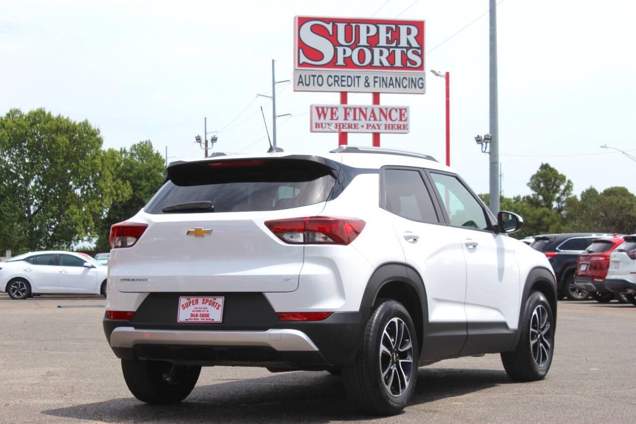 2025 White Chevrolet TrailBlazer LT (KL79MPSL3SB) with an ECOTEC 1.3L Turbo I3 155hp 174ft. lbs. 1.3L I3 engine, CVT transmission, located at 4301 NW 39th , Oklahoma City, OK, 73112, (405) 949-5600, 35.512135, -97.598671 - NO DRIVERS LICENCE -NO FULL COVERAGE INSURANCE - NO CREDIT CHECK. COME ON OVER TO SUPERSPORTS, TAKE A LOOK AND TEST DRIVE. PLEASE GIVE US A CALL AT (405) 949-5600. NO LICENCIA DE CONDUCIR - NO SEGURO DE COBERTURA TOTAL - NO VERIFICACION DE CREDITO. VISITENOS EN SUPERSPORTS, MIRE NUEST - Photo#3
