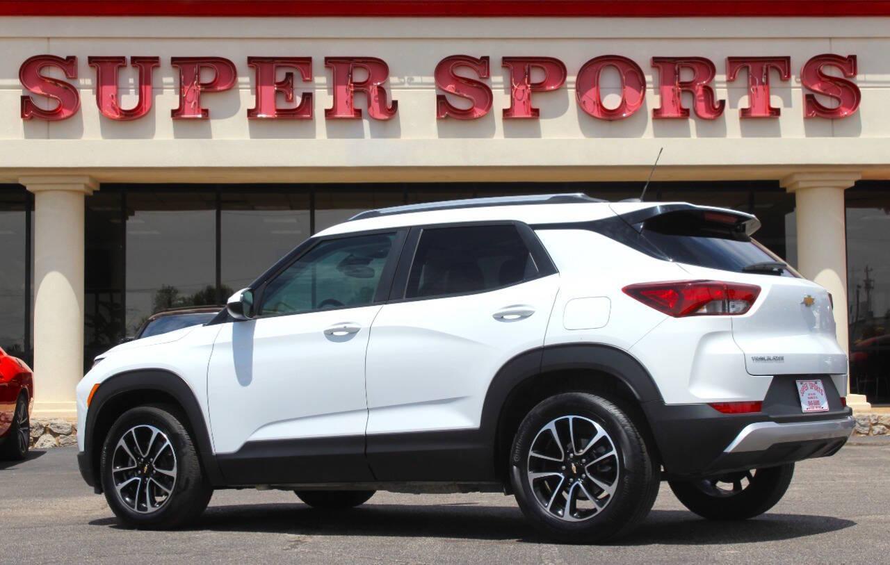 2025 White Chevrolet TrailBlazer LT (KL79MPSL3SB) with an ECOTEC 1.3L Turbo I3 155hp 174ft. lbs. 1.3L I3 engine, CVT transmission, located at 4301 NW 39th , Oklahoma City, OK, 73112, (405) 949-5600, 35.512135, -97.598671 - NO DRIVERS LICENCE -NO FULL COVERAGE INSURANCE - NO CREDIT CHECK. COME ON OVER TO SUPERSPORTS, TAKE A LOOK AND TEST DRIVE. PLEASE GIVE US A CALL AT (405) 949-5600. NO LICENCIA DE CONDUCIR - NO SEGURO DE COBERTURA TOTAL - NO VERIFICACION DE CREDITO. VISITENOS EN SUPERSPORTS, MIRE NUEST - Photo#4