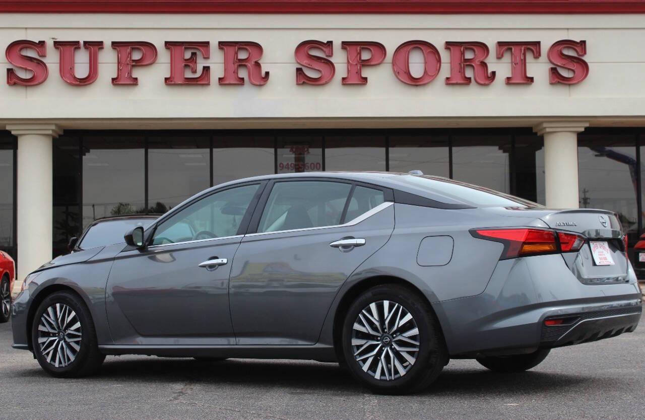 photo of 2025 Nissan Altima 2.5 SV 4dr Sedan