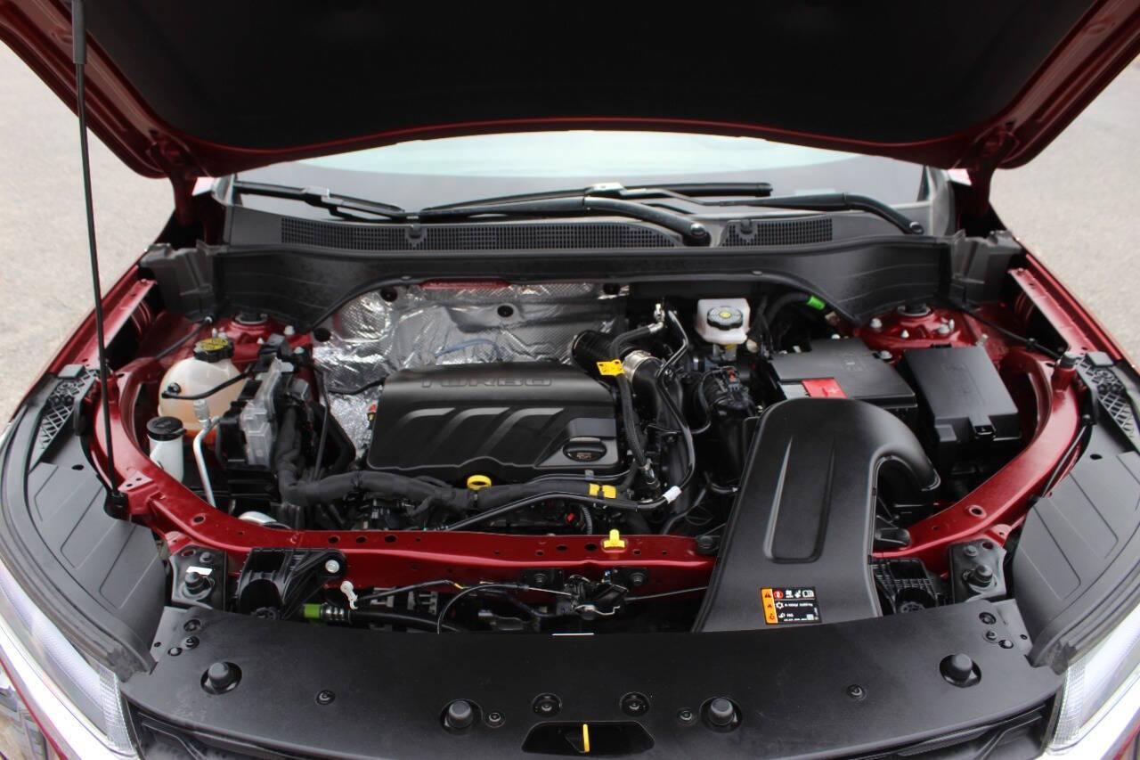 2025 Red Chevrolet Trax LT (KL77LHEP4SC) with an ECOTEC 1.2L Flex Fuel Turbo I3 137hp 162ft. lbs. 1.2L I3 engine, Automatic 6-Speed transmission, located at 4301 NW 39th , Oklahoma City, OK, 73112, (405) 949-5600, 35.512135, -97.598671 - NO DRIVERS LICENCE -NO FULL COVERAGE INSURANCE - NO CREDIT CHECK. COME ON OVER TO SUPERSPORTS, TAKE A LOOK AND TEST DRIVE. PLEASE GIVE US A CALL AT (405) 949-5600. NO LICENCIA DE CONDUCIR - NO SEGURO DE COBERTURA TOTAL - NO VERIFICACION DE CREDITO. VISITENOS EN SUPERSPORTS, MIRE NUESTRO - Photo#7