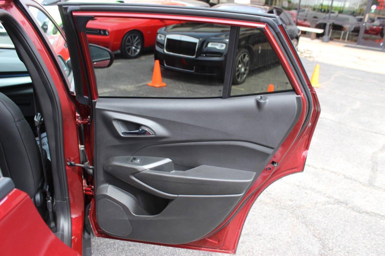 2025 Red Chevrolet Trax LT (KL77LHEP4SC) with an ECOTEC 1.2L Flex Fuel Turbo I3 137hp 162ft. lbs. 1.2L I3 engine, Automatic 6-Speed transmission, located at 4301 NW 39th , Oklahoma City, OK, 73112, (405) 949-5600, 35.512135, -97.598671 - NO DRIVERS LICENCE -NO FULL COVERAGE INSURANCE - NO CREDIT CHECK. COME ON OVER TO SUPERSPORTS, TAKE A LOOK AND TEST DRIVE. PLEASE GIVE US A CALL AT (405) 949-5600. NO LICENCIA DE CONDUCIR - NO SEGURO DE COBERTURA TOTAL - NO VERIFICACION DE CREDITO. VISITENOS EN SUPERSPORTS, MIRE NUESTRO - Photo#11