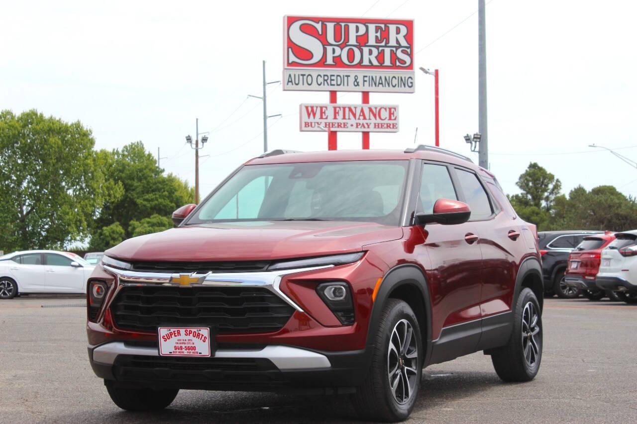 2025 Maroon Chevrolet TrailBlazer LT AWD (KL79MRSL4SB) with an ECOTEC 1.3L Turbo I3 155hp 174ft. lbs. 1.3L I3 engine, Automatic 9-Speed transmission, located at 4301 NW 39th , Oklahoma City, OK, 73112, (405) 949-5600, 35.512135, -97.598671 - NO DRIVERS LICENCE -NO FULL COVERAGE INSURANCE - NO CREDIT CHECK. COME ON OVER TO SUPERSPORTS, TAKE A LOOK AND TEST DRIVE. PLEASE GIVE US A CALL AT (405) 949-5600. NO LICENCIA DE CONDUCIR - NO SEGURO DE COBERTURA TOTAL - NO VERIFICACION DE CREDITO. VISITENOS EN SUPERSPORTS, MIRE NUESTRO - Photo#6