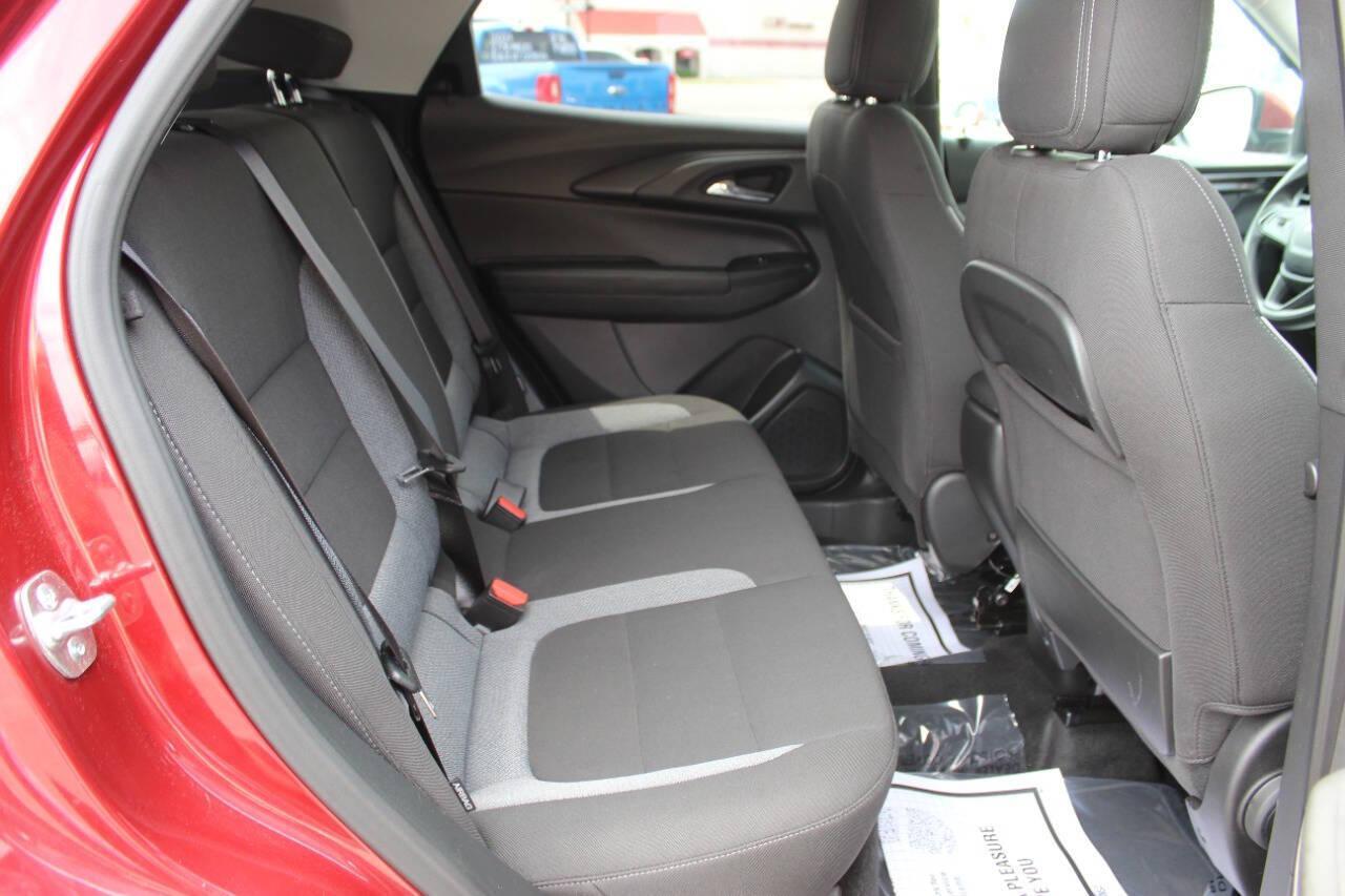 2025 Maroon Chevrolet TrailBlazer LT AWD (KL79MRSL4SB) with an ECOTEC 1.3L Turbo I3 155hp 174ft. lbs. 1.3L I3 engine, Automatic 9-Speed transmission, located at 4301 NW 39th , Oklahoma City, OK, 73112, (405) 949-5600, 35.512135, -97.598671 - NO DRIVERS LICENCE -NO FULL COVERAGE INSURANCE - NO CREDIT CHECK. COME ON OVER TO SUPERSPORTS, TAKE A LOOK AND TEST DRIVE. PLEASE GIVE US A CALL AT (405) 949-5600. NO LICENCIA DE CONDUCIR - NO SEGURO DE COBERTURA TOTAL - NO VERIFICACION DE CREDITO. VISITENOS EN SUPERSPORTS, MIRE NUESTRO - Photo#10