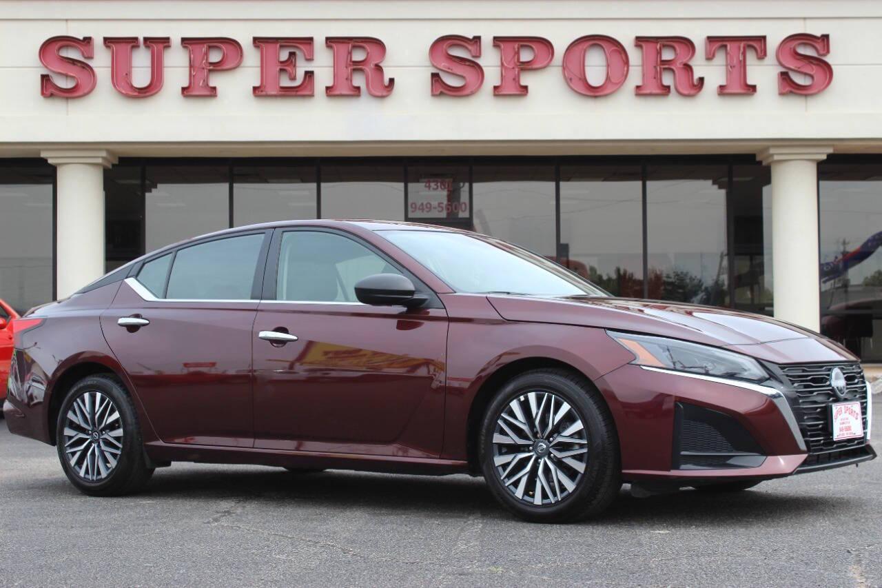 2025 Burgundy Nissan Altima 2.5 SV (1N4BL4DV4SN) with an 2.5L I4 188hp 180ft. lbs. 2.5L I4 engine, CVT transmission, located at 4301 NW 39th , Oklahoma City, OK, 73112, (405) 949-5600, 35.512135, -97.598671 - NO DRIVERS LICENCE -NO FULL COVERAGE INSURANCE - NO CREDIT CHECK. COME ON OVER TO SUPERSPORTS, TAKE A LOOK AND TEST DRIVE. PLEASE GIVE US A CALL AT (405) 949-5600. NO LICENCIA DE CONDUCIR - NO SEGURO DE COBERTURA TOTAL - NO VERIFICACION DE CREDITO. VISITENOS EN SUPERSPORTS, MIRE NUESTRO - Photo#0