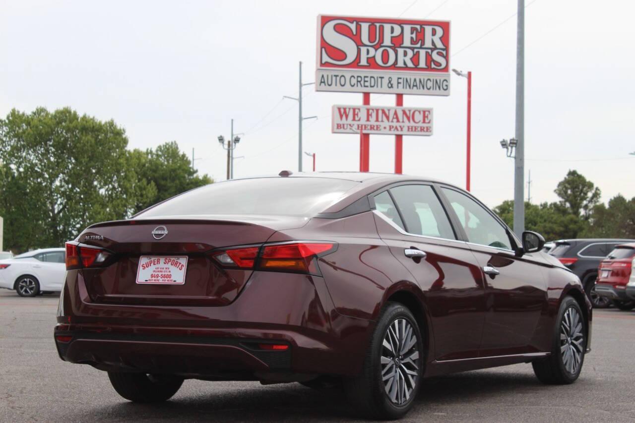 2025 Burgundy Nissan Altima 2.5 SV (1N4BL4DV4SN) with an 2.5L I4 188hp 180ft. lbs. 2.5L I4 engine, CVT transmission, located at 4301 NW 39th , Oklahoma City, OK, 73112, (405) 949-5600, 35.512135, -97.598671 - NO DRIVERS LICENCE -NO FULL COVERAGE INSURANCE - NO CREDIT CHECK. COME ON OVER TO SUPERSPORTS, TAKE A LOOK AND TEST DRIVE. PLEASE GIVE US A CALL AT (405) 949-5600. NO LICENCIA DE CONDUCIR - NO SEGURO DE COBERTURA TOTAL - NO VERIFICACION DE CREDITO. VISITENOS EN SUPERSPORTS, MIRE NUESTRO - Photo#3