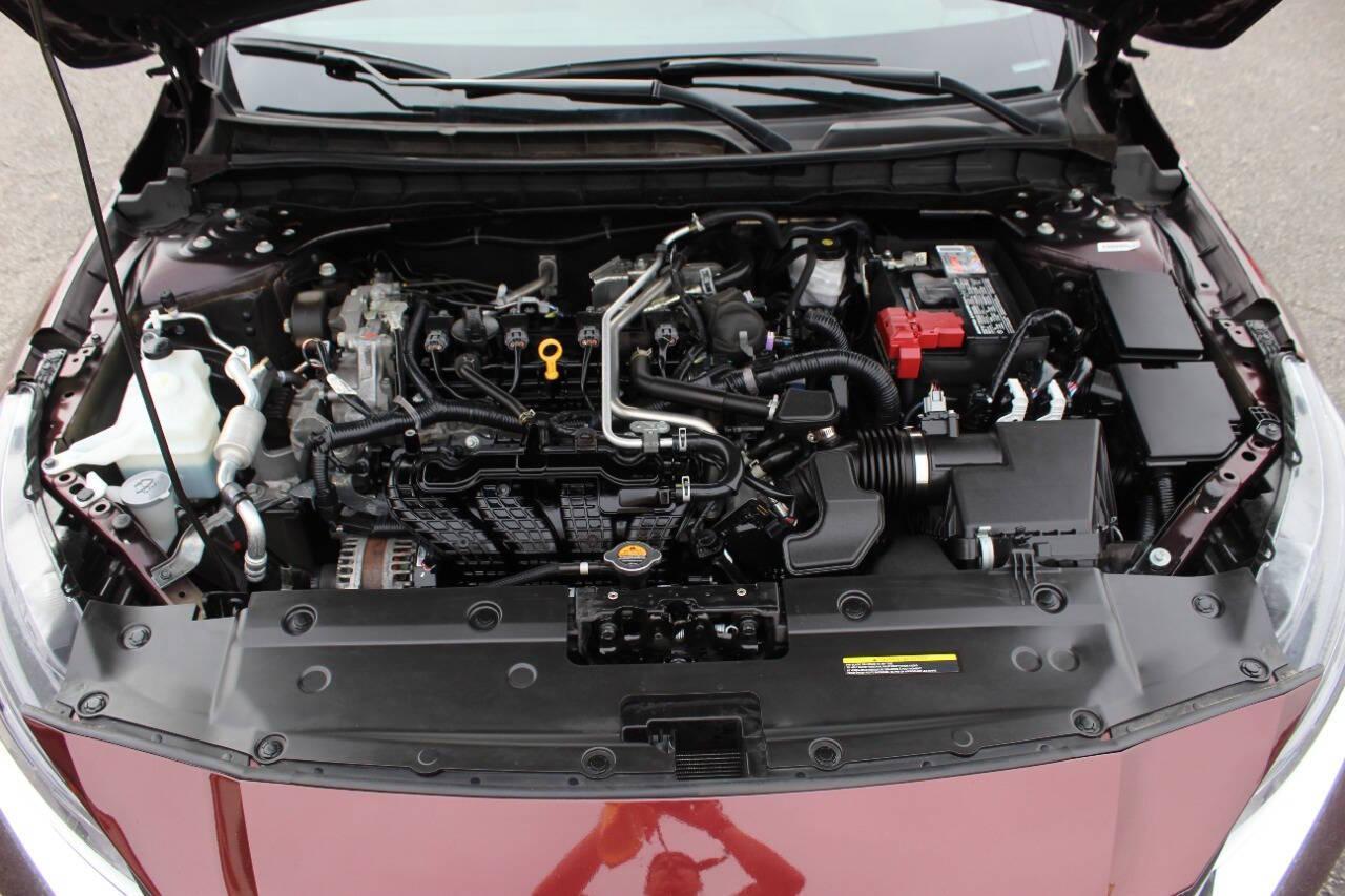2025 Burgundy Nissan Altima 2.5 SV (1N4BL4DV4SN) with an 2.5L I4 188hp 180ft. lbs. 2.5L I4 engine, CVT transmission, located at 4301 NW 39th , Oklahoma City, OK, 73112, (405) 949-5600, 35.512135, -97.598671 - NO DRIVERS LICENCE -NO FULL COVERAGE INSURANCE - NO CREDIT CHECK. COME ON OVER TO SUPERSPORTS, TAKE A LOOK AND TEST DRIVE. PLEASE GIVE US A CALL AT (405) 949-5600. NO LICENCIA DE CONDUCIR - NO SEGURO DE COBERTURA TOTAL - NO VERIFICACION DE CREDITO. VISITENOS EN SUPERSPORTS, MIRE NUESTRO - Photo#7