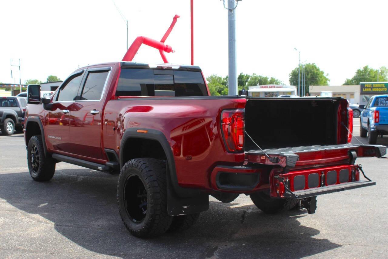 2020 Maroon GMC Sierra 3500HD Denali Crew Cab 4WD (1GT49WEY9LF) with an Duramax 6.6L Biodiesel Turbo V8 445hp 910ft. lbs. 6.6L V8 engine, Automatic 10-Speed transmission, located at 4301 NW 39th , Oklahoma City, OK, 73112, (405) 949-5600, 35.512135, -97.598671 - NO DRIVERS LICENCE -NO FULL COVERAGE INSURANCE - NO CREDIT CHECK. COME ON OVER TO SUPERSPORTS, TAKE A LOOK AND TEST DRIVE. PLEASE GIVE US A CALL AT (405) 949-5600. NO LICENCIA DE CONDUCIR - NO SEGURO DE COBERTURA TOTAL - NO VERIFICACION DE CREDITO. VISITENOS EN SUPERSPORTS, MIRE NUESTRO - Photo#21