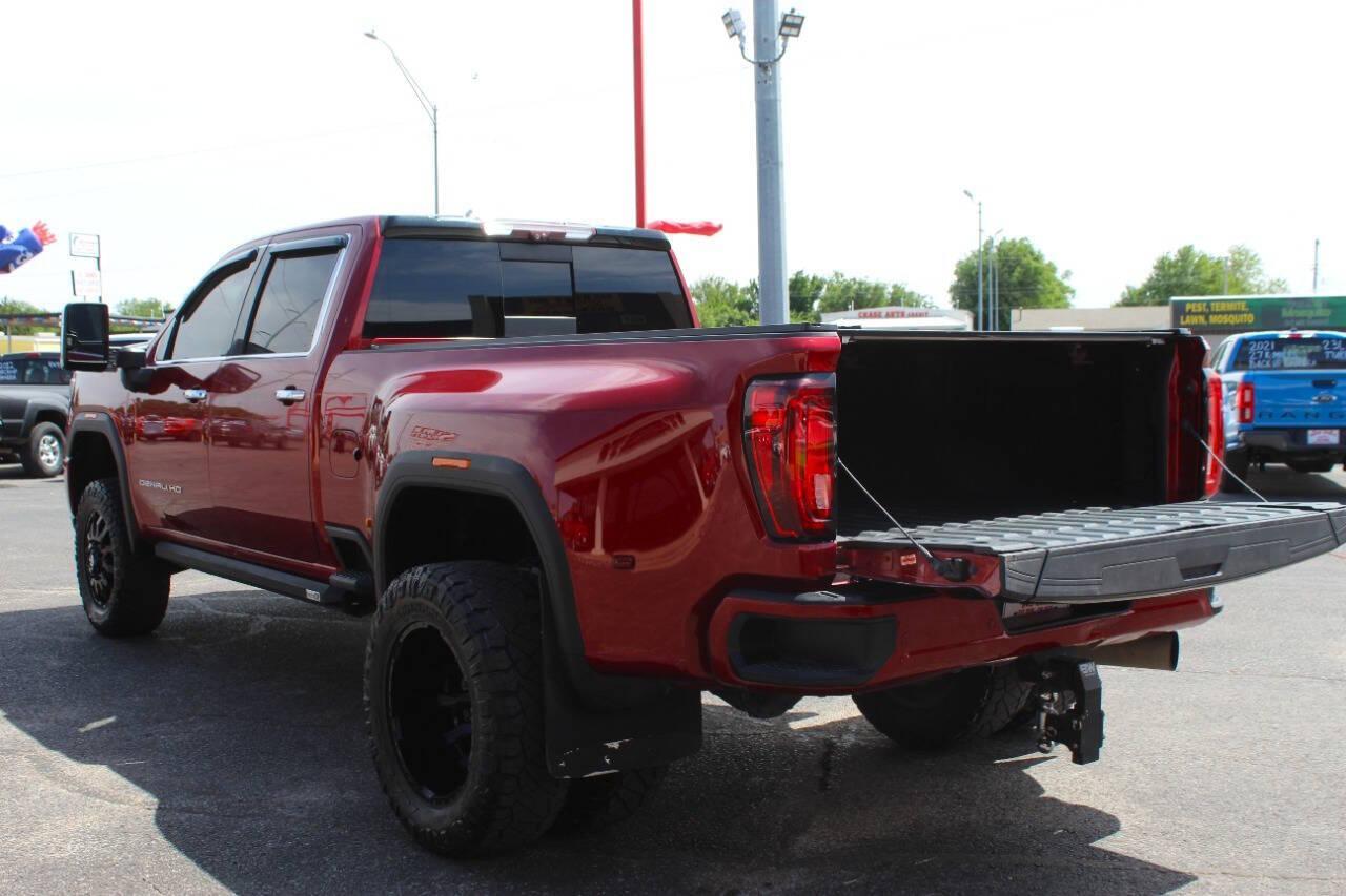 2020 Maroon GMC Sierra 3500HD Denali Crew Cab 4WD (1GT49WEY9LF) with an Duramax 6.6L Biodiesel Turbo V8 445hp 910ft. lbs. 6.6L V8 engine, Automatic 10-Speed transmission, located at 4301 NW 39th , Oklahoma City, OK, 73112, (405) 949-5600, 35.512135, -97.598671 - NO DRIVERS LICENCE -NO FULL COVERAGE INSURANCE - NO CREDIT CHECK. COME ON OVER TO SUPERSPORTS, TAKE A LOOK AND TEST DRIVE. PLEASE GIVE US A CALL AT (405) 949-5600. NO LICENCIA DE CONDUCIR - NO SEGURO DE COBERTURA TOTAL - NO VERIFICACION DE CREDITO. VISITENOS EN SUPERSPORTS, MIRE NUESTRO - Photo#22