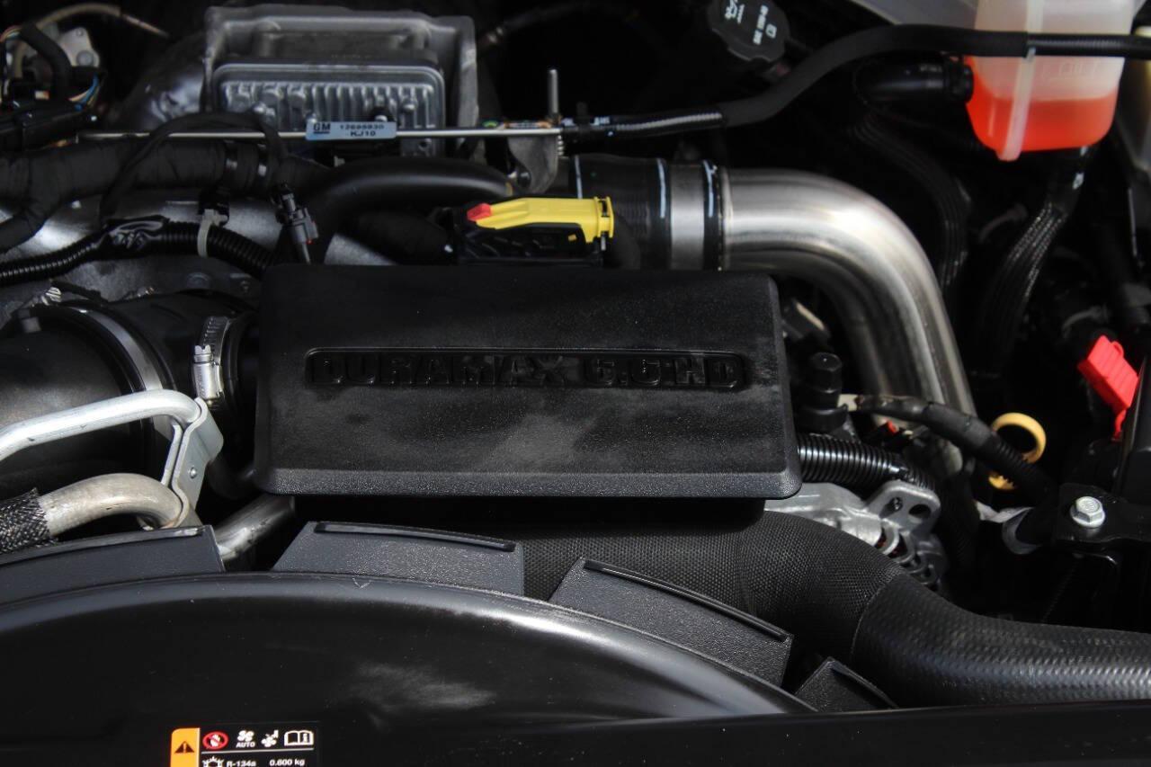 2020 Maroon GMC Sierra 3500HD Denali Crew Cab 4WD (1GT49WEY9LF) with an Duramax 6.6L Biodiesel Turbo V8 445hp 910ft. lbs. 6.6L V8 engine, Automatic 10-Speed transmission, located at 4301 NW 39th , Oklahoma City, OK, 73112, (405) 949-5600, 35.512135, -97.598671 - NO DRIVERS LICENCE -NO FULL COVERAGE INSURANCE - NO CREDIT CHECK. COME ON OVER TO SUPERSPORTS, TAKE A LOOK AND TEST DRIVE. PLEASE GIVE US A CALL AT (405) 949-5600. NO LICENCIA DE CONDUCIR - NO SEGURO DE COBERTURA TOTAL - NO VERIFICACION DE CREDITO. VISITENOS EN SUPERSPORTS, MIRE NUESTRO - Photo#28