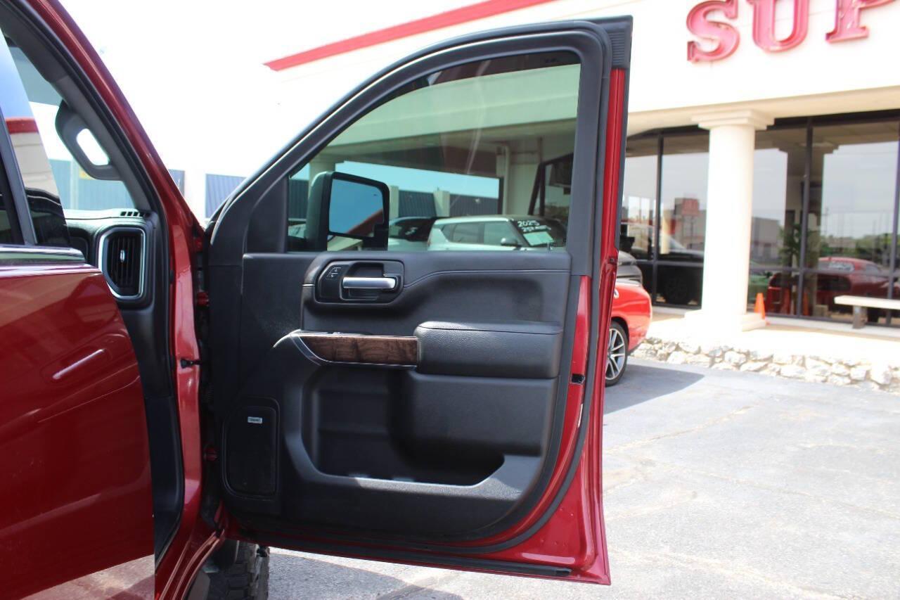 2020 Maroon GMC Sierra 3500HD Denali Crew Cab 4WD (1GT49WEY9LF) with an Duramax 6.6L Biodiesel Turbo V8 445hp 910ft. lbs. 6.6L V8 engine, Automatic 10-Speed transmission, located at 4301 NW 39th , Oklahoma City, OK, 73112, (405) 949-5600, 35.512135, -97.598671 - NO DRIVERS LICENCE -NO FULL COVERAGE INSURANCE - NO CREDIT CHECK. COME ON OVER TO SUPERSPORTS, TAKE A LOOK AND TEST DRIVE. PLEASE GIVE US A CALL AT (405) 949-5600. NO LICENCIA DE CONDUCIR - NO SEGURO DE COBERTURA TOTAL - NO VERIFICACION DE CREDITO. VISITENOS EN SUPERSPORTS, MIRE NUESTRO - Photo#30