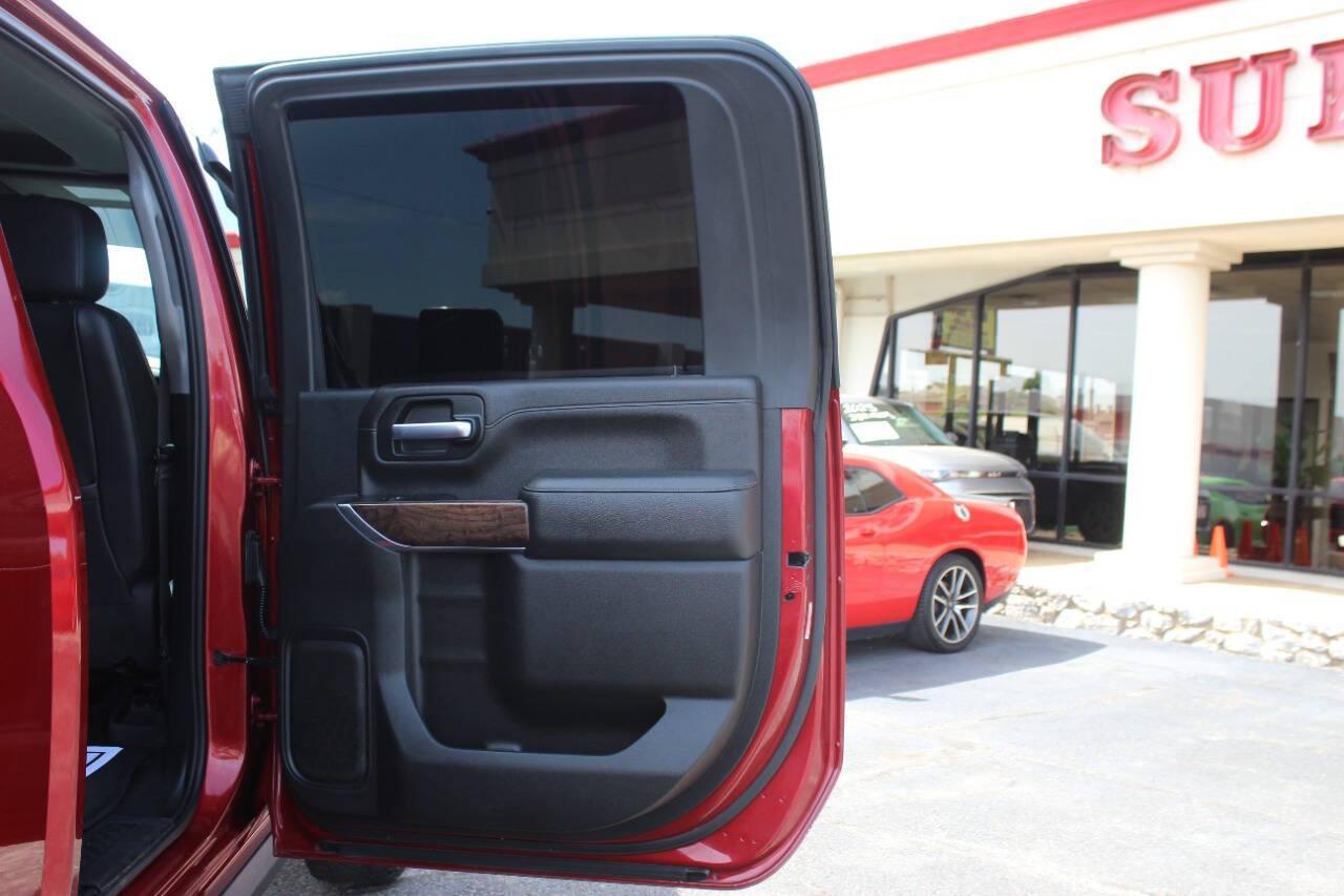 2020 Maroon GMC Sierra 3500HD Denali Crew Cab 4WD (1GT49WEY9LF) with an Duramax 6.6L Biodiesel Turbo V8 445hp 910ft. lbs. 6.6L V8 engine, Automatic 10-Speed transmission, located at 4301 NW 39th , Oklahoma City, OK, 73112, (405) 949-5600, 35.512135, -97.598671 - NO DRIVERS LICENCE -NO FULL COVERAGE INSURANCE - NO CREDIT CHECK. COME ON OVER TO SUPERSPORTS, TAKE A LOOK AND TEST DRIVE. PLEASE GIVE US A CALL AT (405) 949-5600. NO LICENCIA DE CONDUCIR - NO SEGURO DE COBERTURA TOTAL - NO VERIFICACION DE CREDITO. VISITENOS EN SUPERSPORTS, MIRE NUESTRO - Photo#33