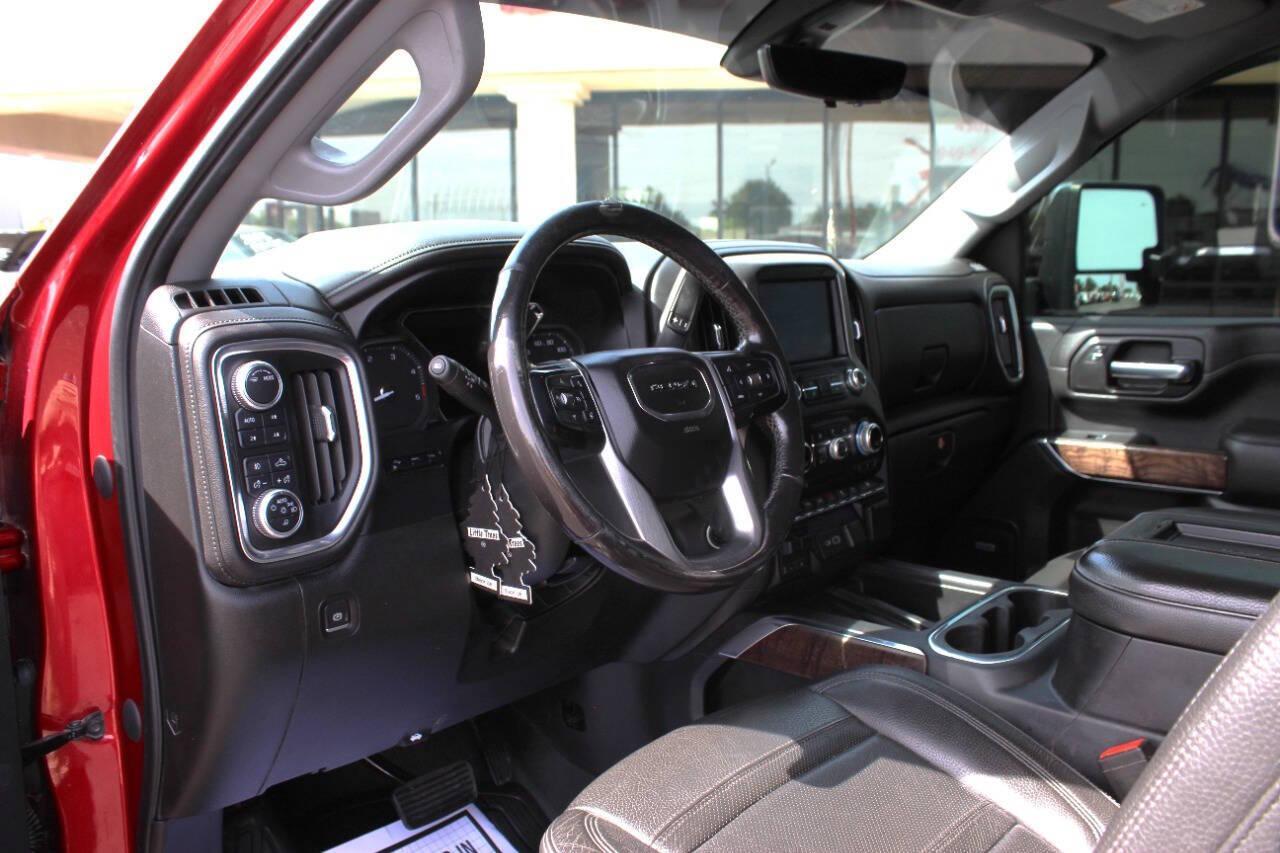 2020 Maroon GMC Sierra 3500HD Denali Crew Cab 4WD (1GT49WEY9LF) with an Duramax 6.6L Biodiesel Turbo V8 445hp 910ft. lbs. 6.6L V8 engine, Automatic 10-Speed transmission, located at 4301 NW 39th , Oklahoma City, OK, 73112, (405) 949-5600, 35.512135, -97.598671 - NO DRIVERS LICENCE -NO FULL COVERAGE INSURANCE - NO CREDIT CHECK. COME ON OVER TO SUPERSPORTS, TAKE A LOOK AND TEST DRIVE. PLEASE GIVE US A CALL AT (405) 949-5600. NO LICENCIA DE CONDUCIR - NO SEGURO DE COBERTURA TOTAL - NO VERIFICACION DE CREDITO. VISITENOS EN SUPERSPORTS, MIRE NUESTRO - Photo#38