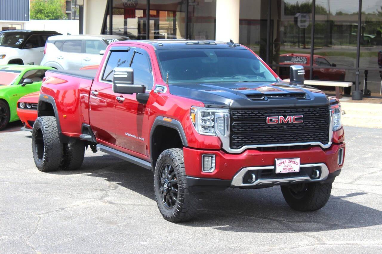 2020 Maroon GMC Sierra 3500HD Denali Crew Cab 4WD (1GT49WEY9LF) with an Duramax 6.6L Biodiesel Turbo V8 445hp 910ft. lbs. 6.6L V8 engine, Automatic 10-Speed transmission, located at 4301 NW 39th , Oklahoma City, OK, 73112, (405) 949-5600, 35.512135, -97.598671 - NO DRIVERS LICENCE -NO FULL COVERAGE INSURANCE - NO CREDIT CHECK. COME ON OVER TO SUPERSPORTS, TAKE A LOOK AND TEST DRIVE. PLEASE GIVE US A CALL AT (405) 949-5600. NO LICENCIA DE CONDUCIR - NO SEGURO DE COBERTURA TOTAL - NO VERIFICACION DE CREDITO. VISITENOS EN SUPERSPORTS, MIRE NUESTRO - Photo#7