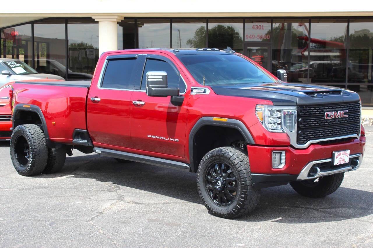 2020 Maroon GMC Sierra 3500HD Denali Crew Cab 4WD (1GT49WEY9LF) with an Duramax 6.6L Biodiesel Turbo V8 445hp 910ft. lbs. 6.6L V8 engine, Automatic 10-Speed transmission, located at 4301 NW 39th , Oklahoma City, OK, 73112, (405) 949-5600, 35.512135, -97.598671 - NO DRIVERS LICENCE -NO FULL COVERAGE INSURANCE - NO CREDIT CHECK. COME ON OVER TO SUPERSPORTS, TAKE A LOOK AND TEST DRIVE. PLEASE GIVE US A CALL AT (405) 949-5600. NO LICENCIA DE CONDUCIR - NO SEGURO DE COBERTURA TOTAL - NO VERIFICACION DE CREDITO. VISITENOS EN SUPERSPORTS, MIRE NUESTRO - Photo#8