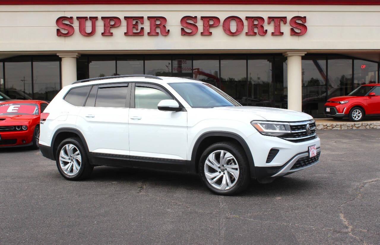 2023 White Volkswagen Atlas V6 SE w/Technology 4MOTION (1V2HR2CA4PC) with an 3.6L V6 276hp 266ft. lbs. 3.6L V6 engine, Automatic 8-Speed transmission, located at 4301 NW 39th , Oklahoma City, OK, 73112, (405) 949-5600, 35.512135, -97.598671 - NO DRIVERS LICENCE -NO FULL COVERAGE INSURANCE - NO CREDIT CHECK. COME ON OVER TO SUPERSPORTS, TAKE A LOOK AND TEST DRIVE. PLEASE GIVE US A CALL AT (405) 949-5600. NO LICENCIA DE CONDUCIR - NO SEGURO DE COBERTURA TOTAL - NO VERIFICACION DE CREDITO. VISITENOS EN SUPERSPORTS, MIRE NUESTRO - Photo#0