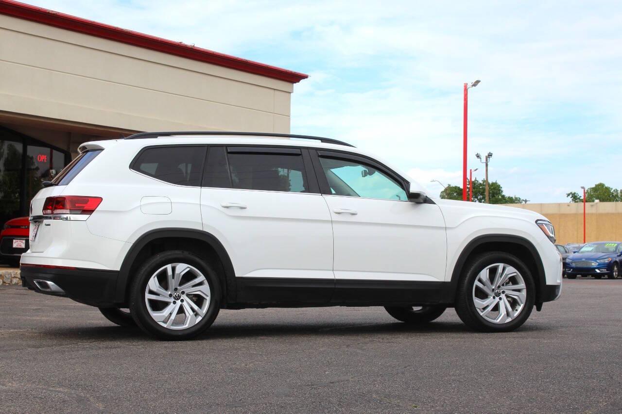 2023 White Volkswagen Atlas V6 SE w/Technology 4MOTION (1V2HR2CA4PC) with an 3.6L V6 276hp 266ft. lbs. 3.6L V6 engine, Automatic 8-Speed transmission, located at 4301 NW 39th , Oklahoma City, OK, 73112, (405) 949-5600, 35.512135, -97.598671 - NO DRIVERS LICENCE -NO FULL COVERAGE INSURANCE - NO CREDIT CHECK. COME ON OVER TO SUPERSPORTS, TAKE A LOOK AND TEST DRIVE. PLEASE GIVE US A CALL AT (405) 949-5600. NO LICENCIA DE CONDUCIR - NO SEGURO DE COBERTURA TOTAL - NO VERIFICACION DE CREDITO. VISITENOS EN SUPERSPORTS, MIRE NUESTRO - Photo#2