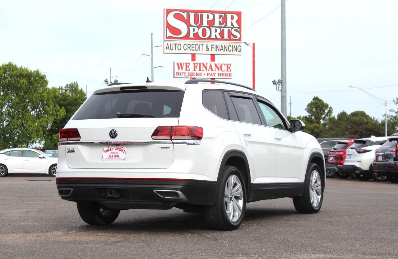 2023 White Volkswagen Atlas V6 SE w/Technology 4MOTION (1V2HR2CA4PC) with an 3.6L V6 276hp 266ft. lbs. 3.6L V6 engine, Automatic 8-Speed transmission, located at 4301 NW 39th , Oklahoma City, OK, 73112, (405) 949-5600, 35.512135, -97.598671 - NO DRIVERS LICENCE -NO FULL COVERAGE INSURANCE - NO CREDIT CHECK. COME ON OVER TO SUPERSPORTS, TAKE A LOOK AND TEST DRIVE. PLEASE GIVE US A CALL AT (405) 949-5600. NO LICENCIA DE CONDUCIR - NO SEGURO DE COBERTURA TOTAL - NO VERIFICACION DE CREDITO. VISITENOS EN SUPERSPORTS, MIRE NUESTRO - Photo#3