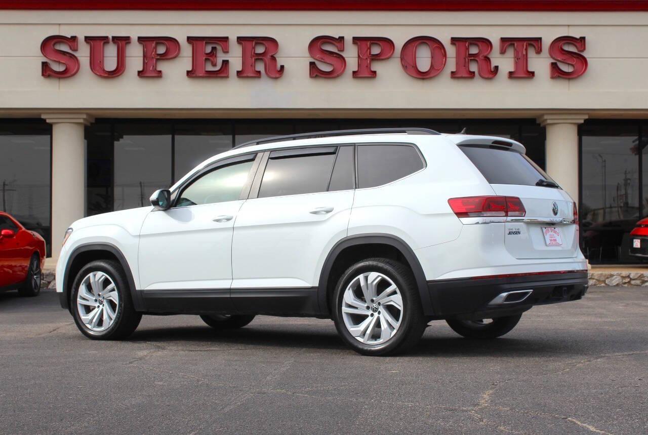 2023 White Volkswagen Atlas V6 SE w/Technology 4MOTION (1V2HR2CA4PC) with an 3.6L V6 276hp 266ft. lbs. 3.6L V6 engine, Automatic 8-Speed transmission, located at 4301 NW 39th , Oklahoma City, OK, 73112, (405) 949-5600, 35.512135, -97.598671 - NO DRIVERS LICENCE -NO FULL COVERAGE INSURANCE - NO CREDIT CHECK. COME ON OVER TO SUPERSPORTS, TAKE A LOOK AND TEST DRIVE. PLEASE GIVE US A CALL AT (405) 949-5600. NO LICENCIA DE CONDUCIR - NO SEGURO DE COBERTURA TOTAL - NO VERIFICACION DE CREDITO. VISITENOS EN SUPERSPORTS, MIRE NUESTRO - Photo#4
