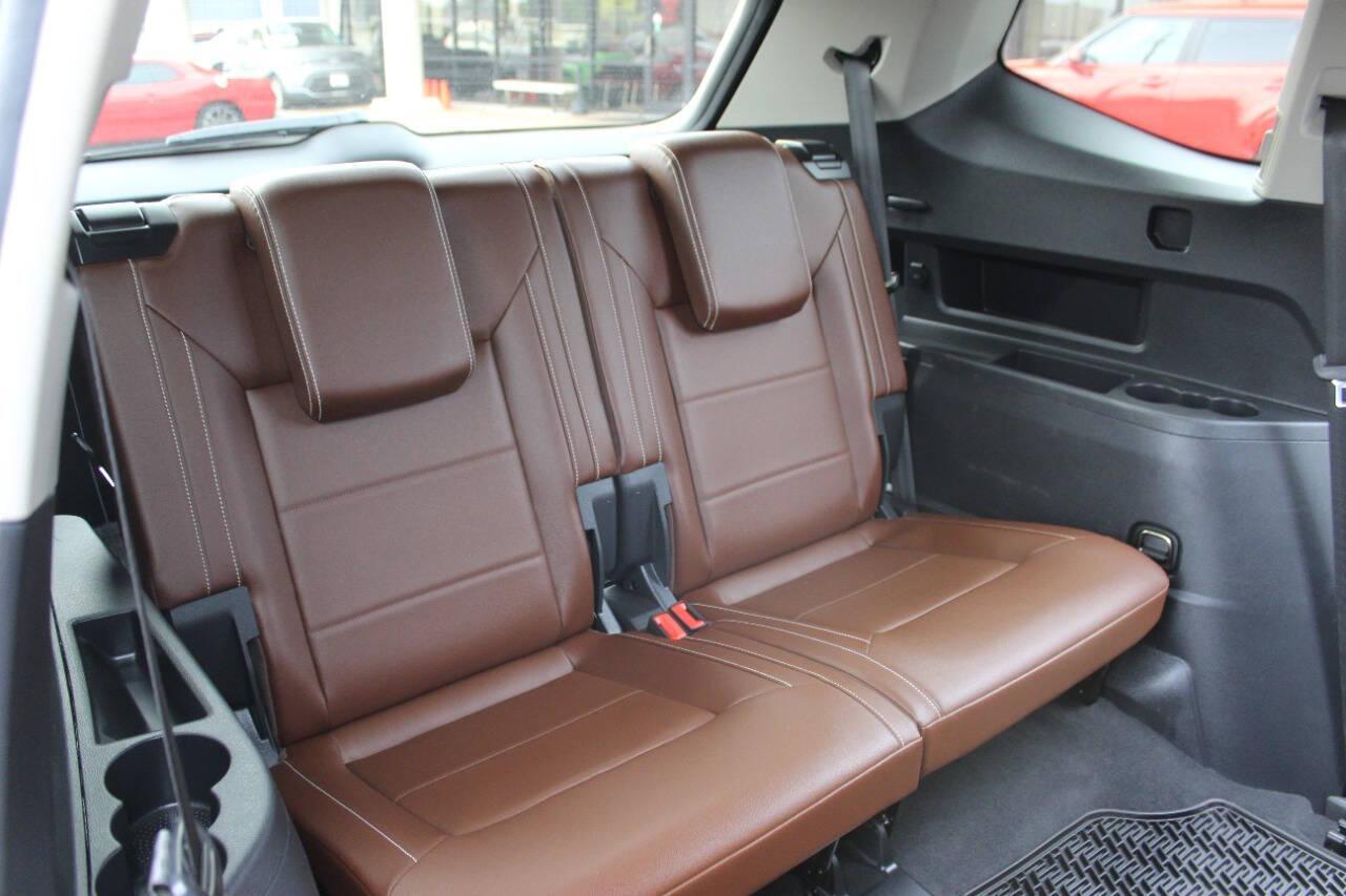 2023 White Volkswagen Atlas V6 SE w/Technology 4MOTION (1V2HR2CA4PC) with an 3.6L V6 276hp 266ft. lbs. 3.6L V6 engine, Automatic 8-Speed transmission, located at 4301 NW 39th , Oklahoma City, OK, 73112, (405) 949-5600, 35.512135, -97.598671 - NO DRIVERS LICENCE -NO FULL COVERAGE INSURANCE - NO CREDIT CHECK. COME ON OVER TO SUPERSPORTS, TAKE A LOOK AND TEST DRIVE. PLEASE GIVE US A CALL AT (405) 949-5600. NO LICENCIA DE CONDUCIR - NO SEGURO DE COBERTURA TOTAL - NO VERIFICACION DE CREDITO. VISITENOS EN SUPERSPORTS, MIRE NUESTRO - Photo#12
