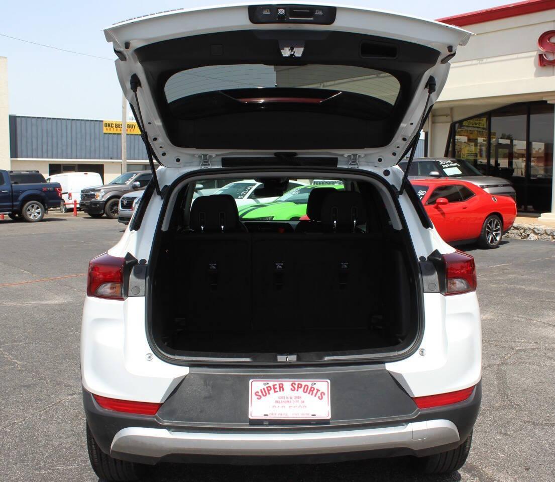 2025 White Chevrolet TrailBlazer LT (KL79MPSL1SB) with an ECOTEC 1.3L Turbo I3 155hp 174ft. lbs. 1.3L I3 engine, CVT transmission, located at 4301 NW 39th , Oklahoma City, OK, 73112, (405) 949-5600, 35.512135, -97.598671 - NO DRIVERS LICENCE -NO FULL COVERAGE INSURANCE - NO CREDIT CHECK. COME ON OVER TO SUPERSPORTS, TAKE A LOOK AND TEST DRIVE. PLEASE GIVE US A CALL AT (405) 949-5600. NO LICENCIA DE CONDUCIR - NO SEGURO DE COBERTURA TOTAL - NO VERIFICACION DE CREDITO. VISITENOS EN SUPERSPORTS, MIRE NUESTRO - Photo#11