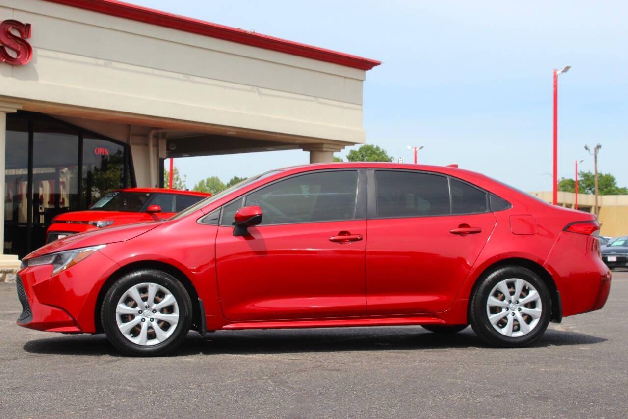 2021 Red Toyota Corolla LE (JTDEPMAE2MJ) with an 1.8L I4 139hp 126ft. lbs. 1.8L I4 engine, CVT transmission, located at 4301 NW 39th , Oklahoma City, OK, 73112, (405) 949-5600, 35.512135, -97.598671 - NO DRIVERS LICENCE -NO FULL COVERAGE INSURANCE - NO CREDIT CHECK. COME ON OVER TO SUPERSPORTS, TAKE A LOOK AND TEST DRIVE. PLEASE GIVE US A CALL AT (405) 949-5600. NO LICENCIA DE CONDUCIR - NO SEGURO DE COBERTURA TOTAL - NO VERIFICACION DE CREDITO. VISITENOS EN SUPERSPORTS, MIRE NUEST - Photo#5