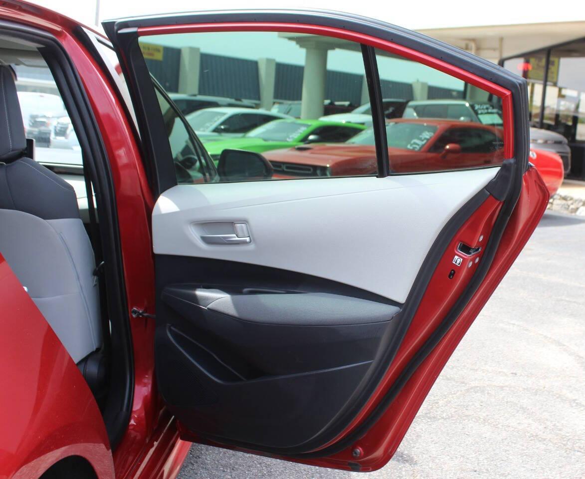 2021 Red Toyota Corolla LE (JTDEPMAE2MJ) with an 1.8L I4 139hp 126ft. lbs. 1.8L I4 engine, CVT transmission, located at 4301 NW 39th , Oklahoma City, OK, 73112, (405) 949-5600, 35.512135, -97.598671 - NO DRIVERS LICENCE -NO FULL COVERAGE INSURANCE - NO CREDIT CHECK. COME ON OVER TO SUPERSPORTS, TAKE A LOOK AND TEST DRIVE. PLEASE GIVE US A CALL AT (405) 949-5600. NO LICENCIA DE CONDUCIR - NO SEGURO DE COBERTURA TOTAL - NO VERIFICACION DE CREDITO. VISITENOS EN SUPERSPORTS, MIRE NUEST - Photo#9