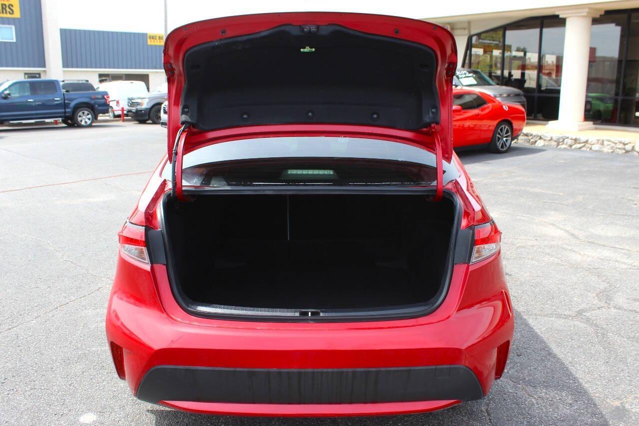 2021 Red Toyota Corolla LE (JTDEPMAE2MJ) with an 1.8L I4 139hp 126ft. lbs. 1.8L I4 engine, CVT transmission, located at 4301 NW 39th , Oklahoma City, OK, 73112, (405) 949-5600, 35.512135, -97.598671 - NO DRIVERS LICENCE -NO FULL COVERAGE INSURANCE - NO CREDIT CHECK. COME ON OVER TO SUPERSPORTS, TAKE A LOOK AND TEST DRIVE. PLEASE GIVE US A CALL AT (405) 949-5600. NO LICENCIA DE CONDUCIR - NO SEGURO DE COBERTURA TOTAL - NO VERIFICACION DE CREDITO. VISITENOS EN SUPERSPORTS, MIRE NUEST - Photo#11