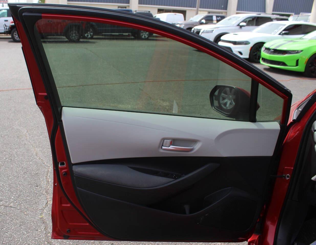 2021 Red Toyota Corolla LE (JTDEPMAE2MJ) with an 1.8L I4 139hp 126ft. lbs. 1.8L I4 engine, CVT transmission, located at 4301 NW 39th , Oklahoma City, OK, 73112, (405) 949-5600, 35.512135, -97.598671 - NO DRIVERS LICENCE -NO FULL COVERAGE INSURANCE - NO CREDIT CHECK. COME ON OVER TO SUPERSPORTS, TAKE A LOOK AND TEST DRIVE. PLEASE GIVE US A CALL AT (405) 949-5600. NO LICENCIA DE CONDUCIR - NO SEGURO DE COBERTURA TOTAL - NO VERIFICACION DE CREDITO. VISITENOS EN SUPERSPORTS, MIRE NUEST - Photo#15