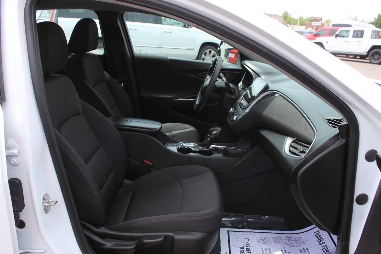 2023 Off White Chevrolet Malibu 1LT (1G1ZD5ST8PF) with an Ecotec 1.5L Turbo I4 160hp 184ft. lbs. 1.5L I4 engine, CVT transmission, located at 4301 NW 39th , Oklahoma City, OK, 73112, (405) 949-5600, 35.512135, -97.598671 - NO DRIVERS LICENCE -NO FULL COVERAGE INSURANCE - NO CREDIT CHECK. COME ON OVER TO SUPERSPORTS, TAKE A LOOK AND TEST DRIVE. PLEASE GIVE US A CALL AT (405) 949-5600. NO LICENCIA DE CONDUCIR - NO SEGURO DE COBERTURA TOTAL - NO VERIFICACION DE CREDITO. VISITENOS EN SUPERSPORTS, MIRE NUESTRO - Photo#8