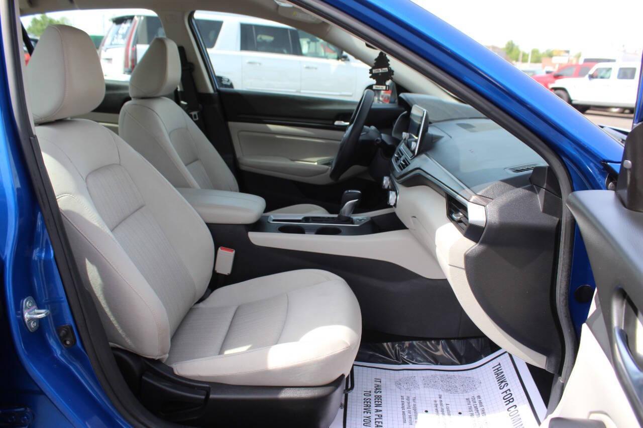 2025 Blue Nissan Altima 2.5 SV (1N4BL4DV0SN) with an 2.5L I4 188hp 180ft. lbs. 2.5L I4 engine, CVT transmission, located at 4301 NW 39th , Oklahoma City, OK, 73112, (405) 949-5600, 35.512135, -97.598671 - NO DRIVERS LICENCE -NO FULL COVERAGE INSURANCE - NO CREDIT CHECK. COME ON OVER TO SUPERSPORTS, TAKE A LOOK AND TEST DRIVE. PLEASE GIVE US A CALL AT (405) 949-5600. NO LICENCIA DE CONDUCIR - NO SEGURO DE COBERTURA TOTAL - NO VERIFICACION DE CREDITO. VISITENOS EN SUPERSPORTS, MIRE NUESTRO N - Photo#8