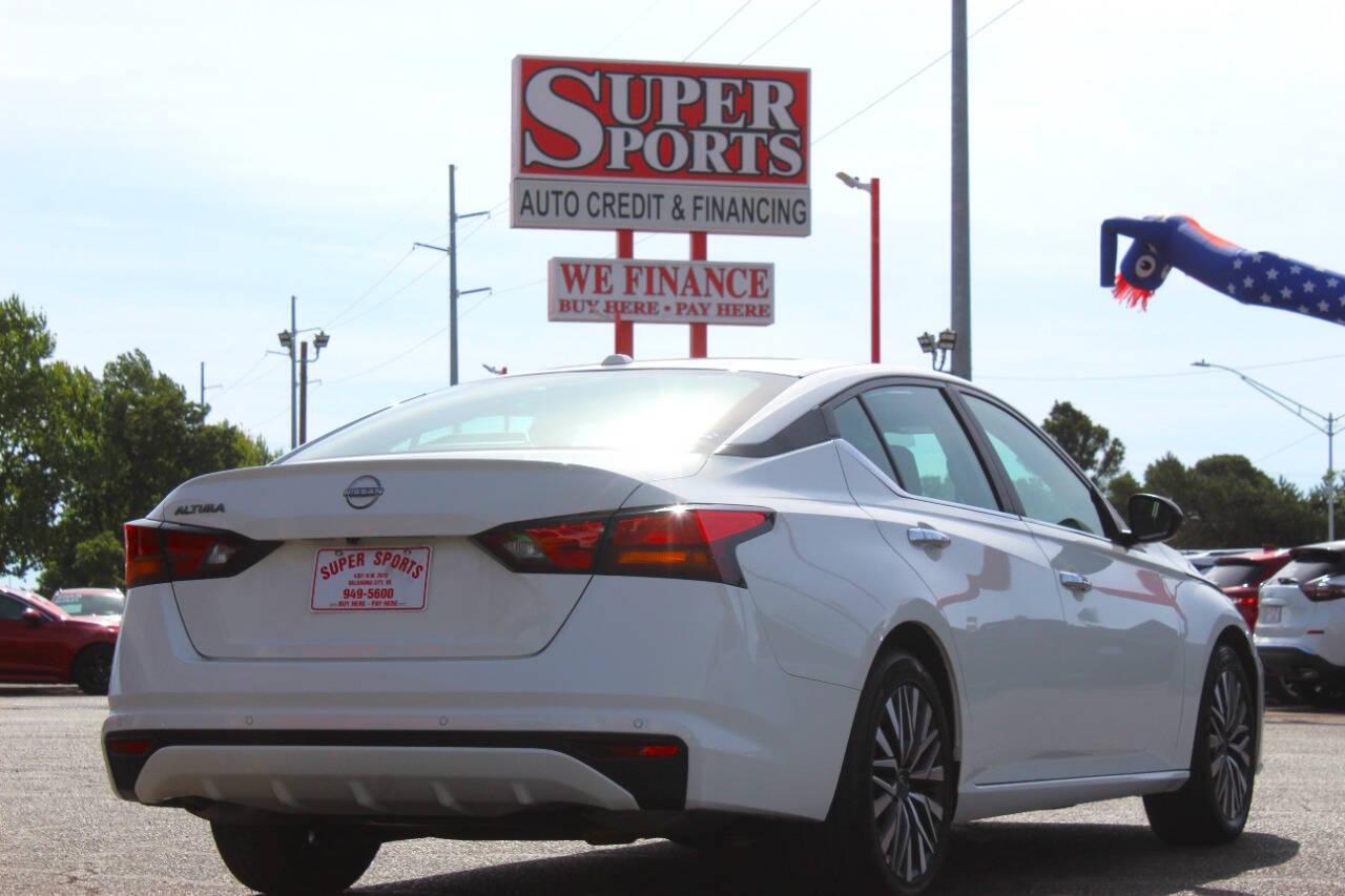 2025 White Nissan Altima 2.5 SV (1N4BL4DV6SN) with an 2.5L I4 188hp 180ft. lbs. 2.5L I4 engine, CVT transmission, located at 4301 NW 39th , Oklahoma City, OK, 73112, (405) 949-5600, 35.512135, -97.598671 - NO DRIVERS LICENCE -NO FULL COVERAGE INSURANCE - NO CREDIT CHECK. COME ON OVER TO SUPERSPORTS, TAKE A LOOK AND TEST DRIVE. PLEASE GIVE US A CALL AT (405) 949-5600. NO LICENCIA DE CONDUCIR - NO SEGURO DE COBERTURA TOTAL - NO VERIFICACION DE CREDITO. VISITENOS EN SUPERSPORTS, MIRE NUESTRO - Photo#3