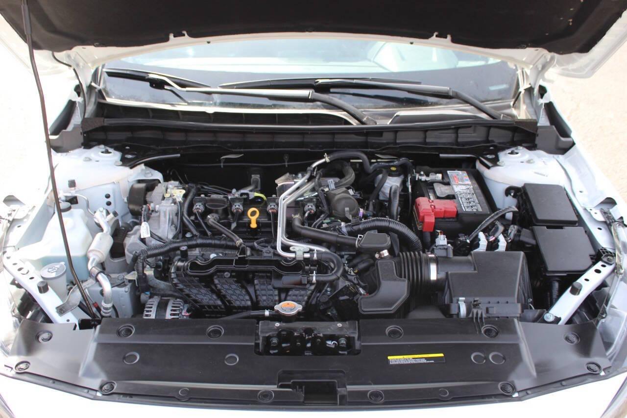 2025 White Nissan Altima 2.5 SV (1N4BL4DV6SN) with an 2.5L I4 188hp 180ft. lbs. 2.5L I4 engine, CVT transmission, located at 4301 NW 39th , Oklahoma City, OK, 73112, (405) 949-5600, 35.512135, -97.598671 - NO DRIVERS LICENCE -NO FULL COVERAGE INSURANCE - NO CREDIT CHECK. COME ON OVER TO SUPERSPORTS, TAKE A LOOK AND TEST DRIVE. PLEASE GIVE US A CALL AT (405) 949-5600. NO LICENCIA DE CONDUCIR - NO SEGURO DE COBERTURA TOTAL - NO VERIFICACION DE CREDITO. VISITENOS EN SUPERSPORTS, MIRE NUESTRO - Photo#7