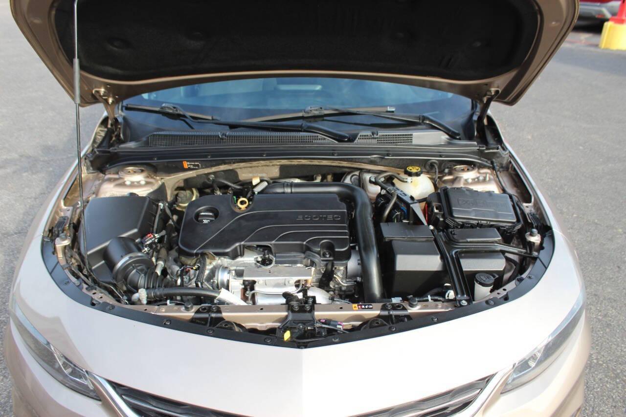 2018 Tan Chevrolet Malibu LT (1G1ZD5ST4JF) with an Ecotec 1.5L Turbo I4 160hp 184ft. lbs. 1.5L I4 engine, Automatic 6-Speed transmission, located at 4301 NW 39th , Oklahoma City, OK, 73112, (405) 949-5600, 35.512135, -97.598671 - NO DRIVERS LICENCE -NO FULL COVERAGE INSURANCE - NO CREDIT CHECK. COME ON OVER TO SUPERSPORTS, TAKE A LOOK AND TEST DRIVE. PLEASE GIVE US A CALL AT (405) 949-5600. NO LICENCIA DE CONDUCIR - NO SEGURO DE COBERTURA TOTAL - NO VERIFICACION DE CREDITO. VISITENOS EN SUPERSPORTS, MIRE NUESTRO - Photo#7