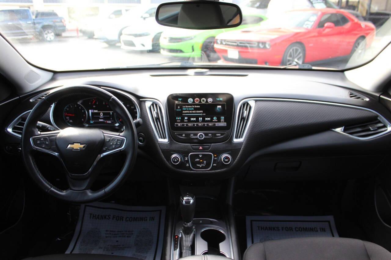 2018 Tan Chevrolet Malibu LT (1G1ZD5ST4JF) with an Ecotec 1.5L Turbo I4 160hp 184ft. lbs. 1.5L I4 engine, Automatic 6-Speed transmission, located at 4301 NW 39th , Oklahoma City, OK, 73112, (405) 949-5600, 35.512135, -97.598671 - NO DRIVERS LICENCE -NO FULL COVERAGE INSURANCE - NO CREDIT CHECK. COME ON OVER TO SUPERSPORTS, TAKE A LOOK AND TEST DRIVE. PLEASE GIVE US A CALL AT (405) 949-5600. NO LICENCIA DE CONDUCIR - NO SEGURO DE COBERTURA TOTAL - NO VERIFICACION DE CREDITO. VISITENOS EN SUPERSPORTS, MIRE NUESTRO - Photo#18